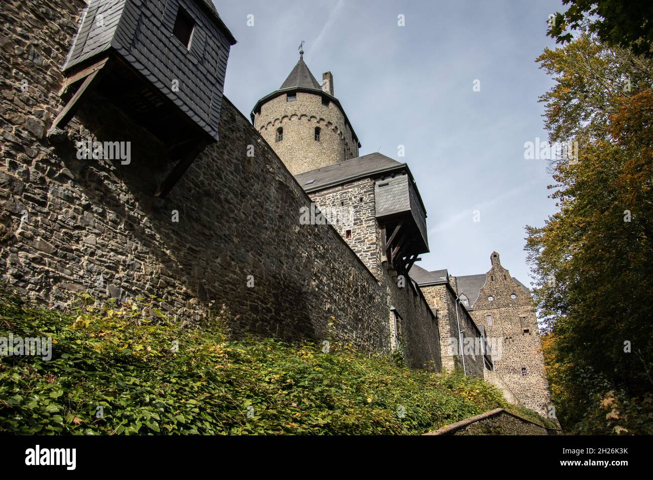 Schloss Altena auf dem Hügel Stockfoto