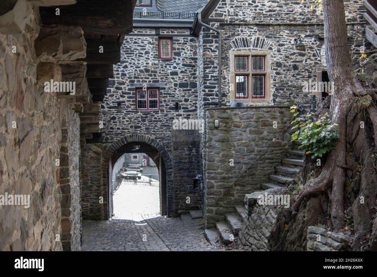 Schloss Altena auf dem Hügel Stockfoto