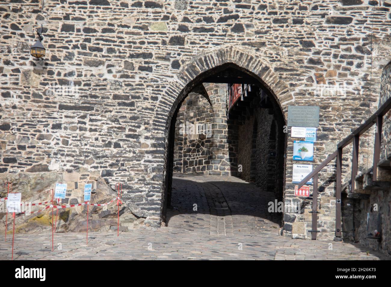 Schloss Altena auf dem Hügel Stockfoto
