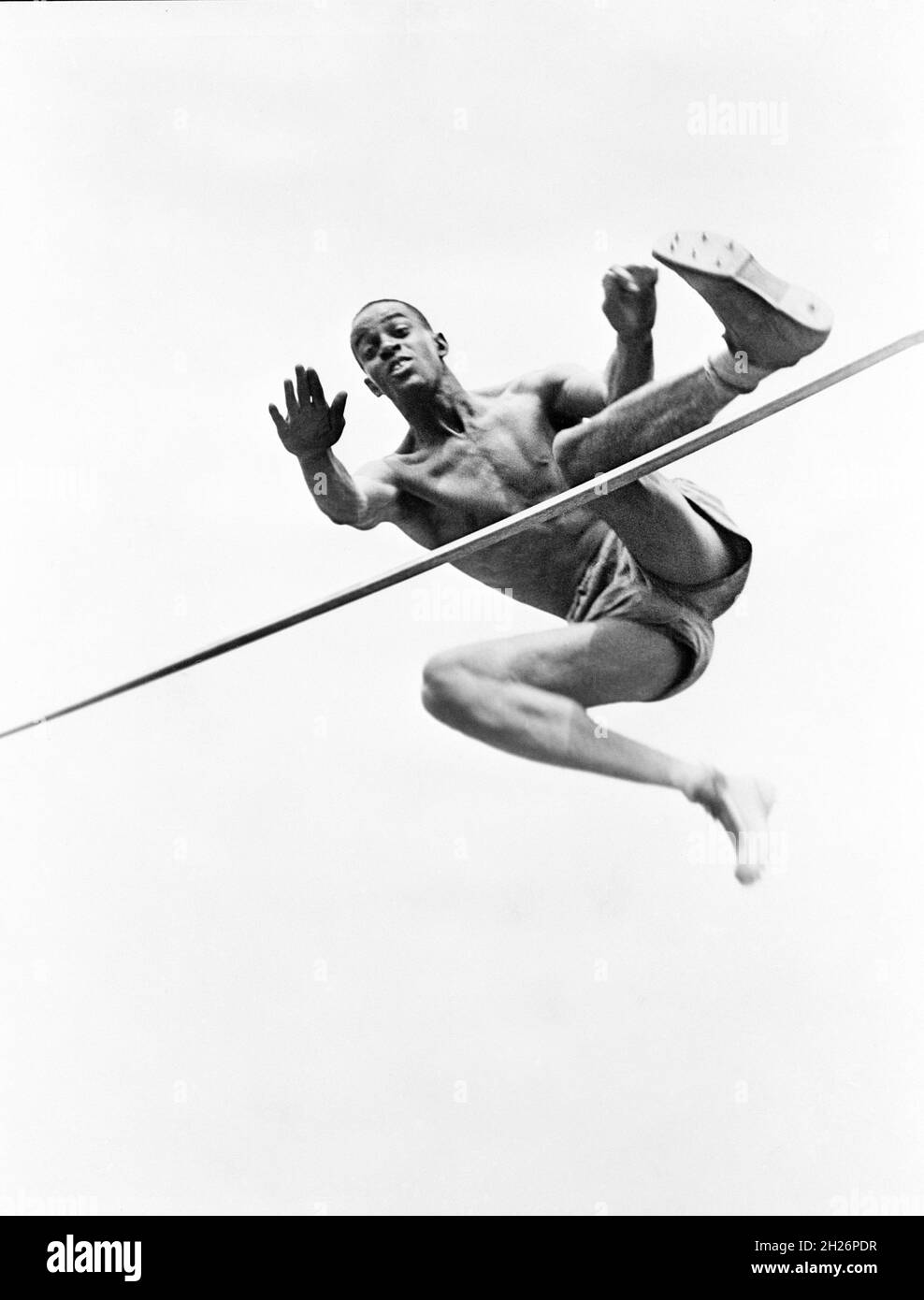 Cornelius Johnson, Gewinner der olympischen Goldmedaille im Hochsprung, niedrige Ansicht, US Office of war Information, 1936 Stockfoto