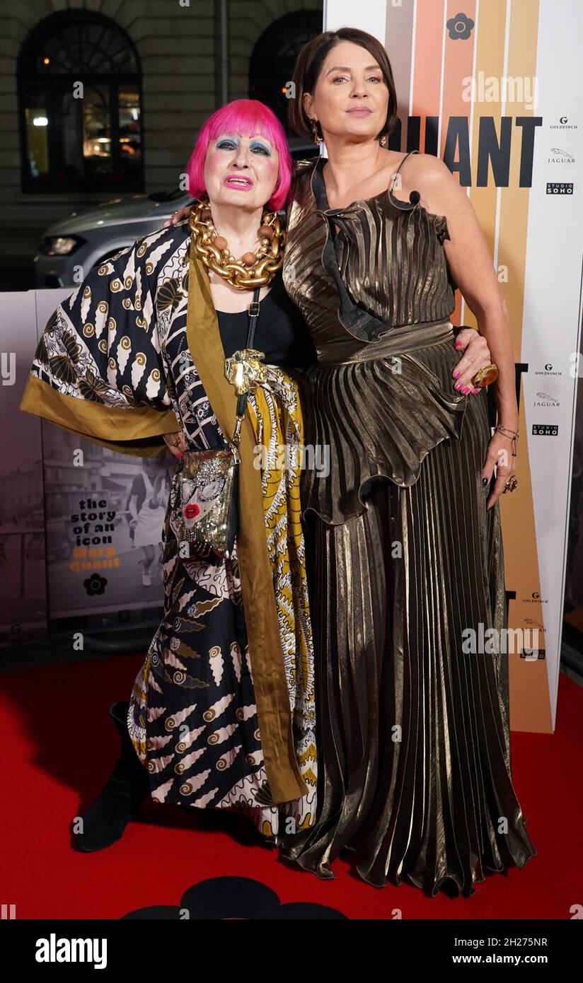 Zandra Rhodes und Sadie Frost nehmen an einer Sondervorführung des Dokumentarfilms Quant unter der Regie von Sadie Frost im Everyman Chelsea in London Teil. Bilddatum: Mittwoch, 20. Oktober 2021. Stockfoto