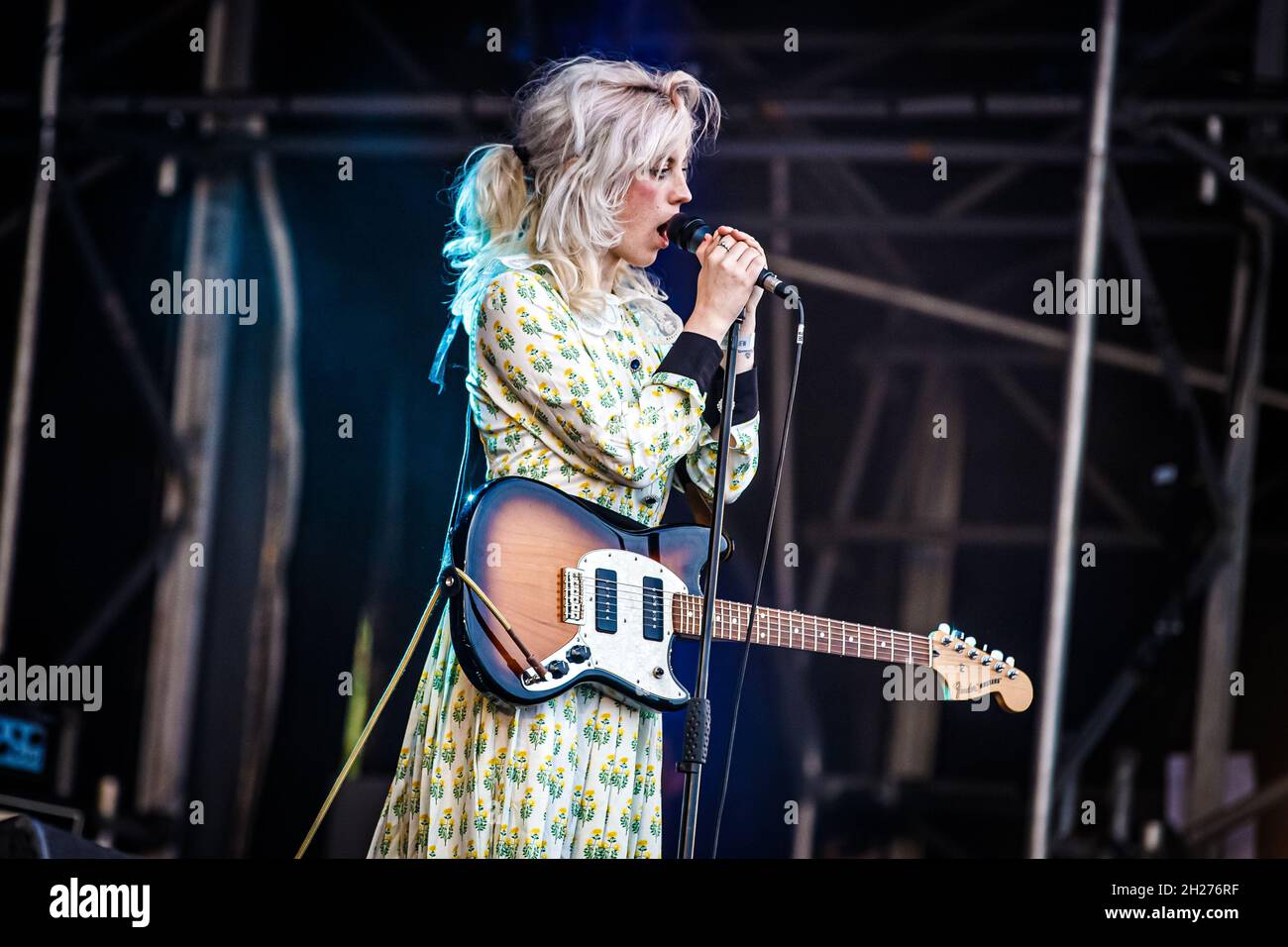 Black Honey tritt am 28. August 2021 auf der Castle Stage beim Victorious Festival in Portsmouth, Großbritannien, auf. Stockfoto