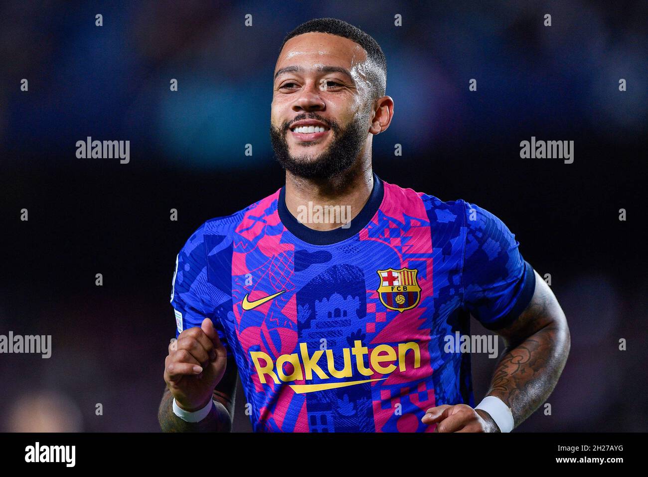 Memphis Depay Vom Fc Barcelona Wahrend Des Freundschaftsspiel Zwischen Dem Fc Barcelona Und Dem Fc Girona Spielte Am 24 Juli 2021 Im Johan Cruyff Stadium In Barcelona Spanien Foto Von Sergio Ruiz