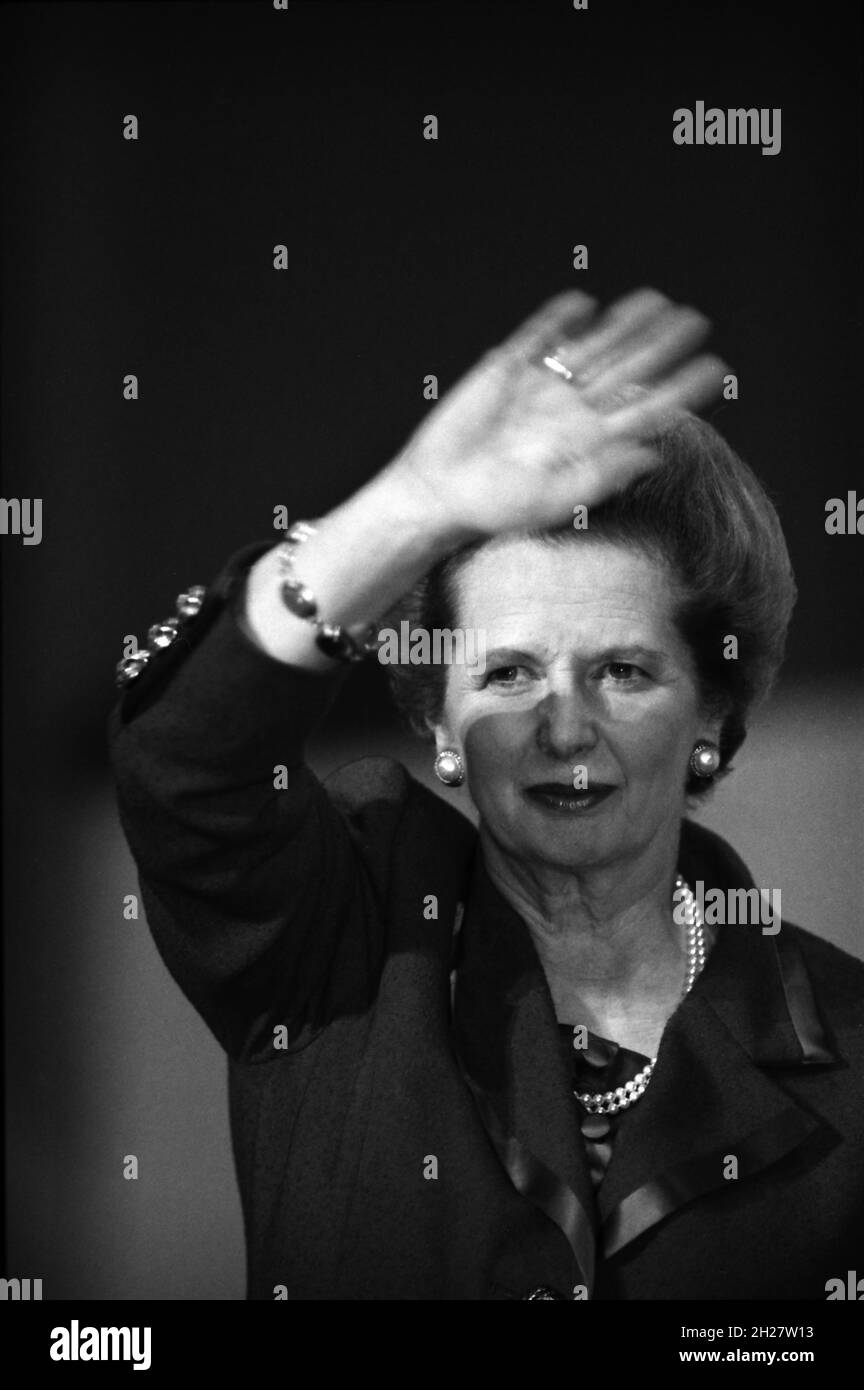Margaret Thatcher, Premierministerin, bei der Tory-Parteikonferenz in Bournemouth, Dorset, Großbritannien, im Oktober 1990. Stockfoto