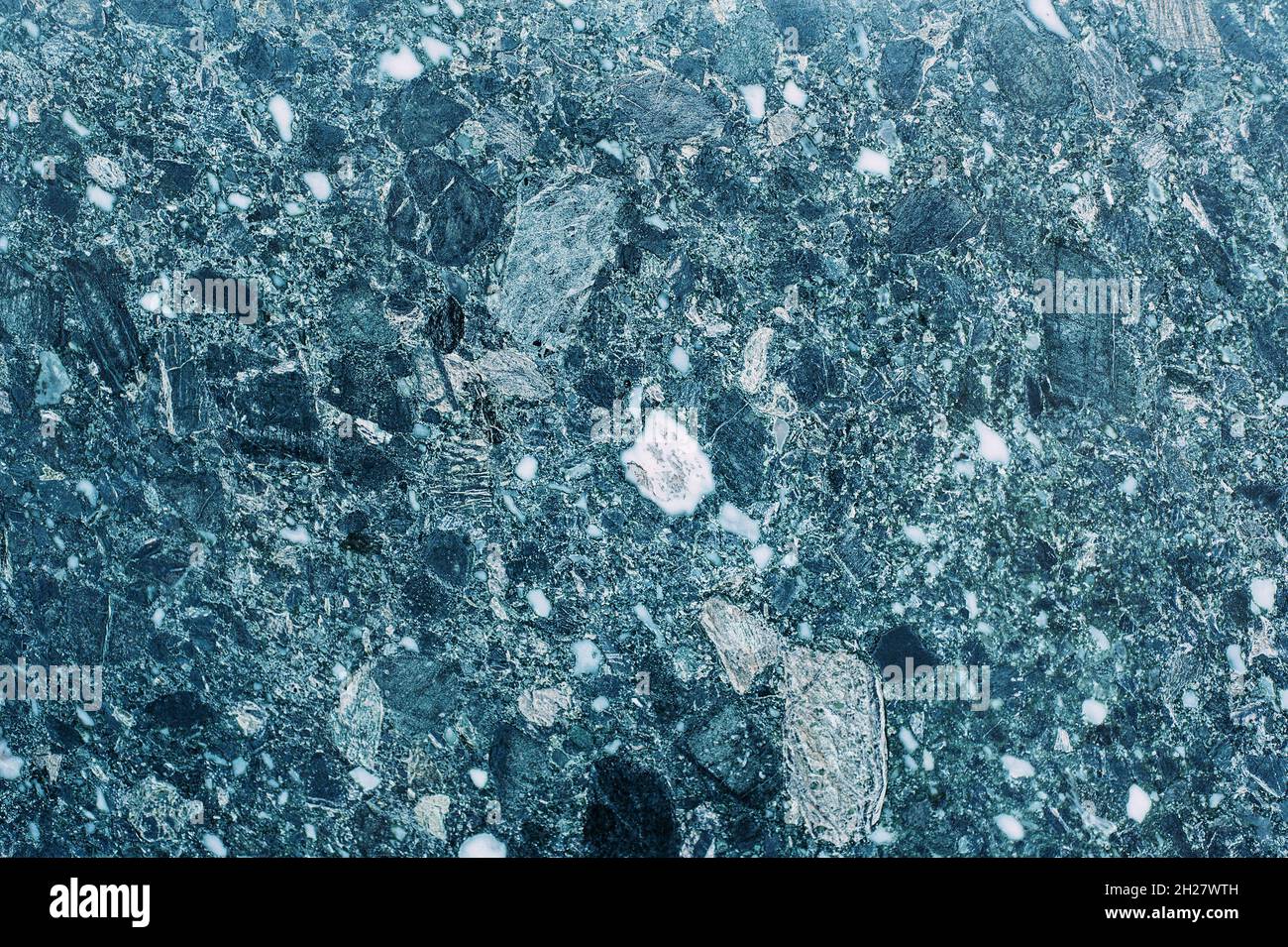 Oberfläche aus blauem Marmor. Abstrakter Hintergrund. Steinstruktur, natürliche marmorierte Oberfläche, modische Marmorierung. Stockfoto