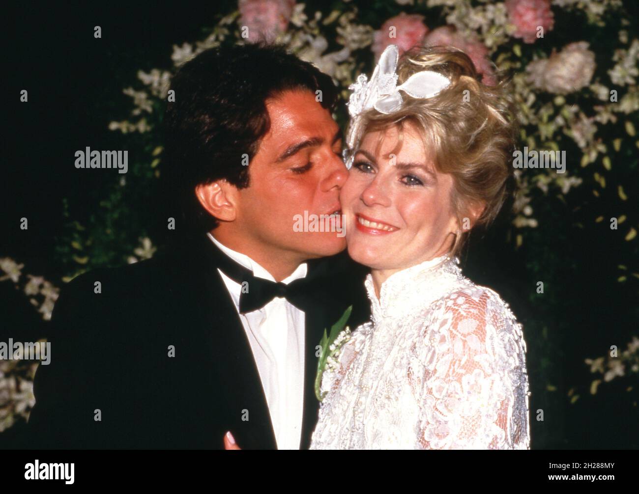 Tony Danza und Tracy Robinson an ihrem Hochzeitstag am 28. Juni 1986 Quelle: Ralph Dominguez/MediaPunch Stockfoto