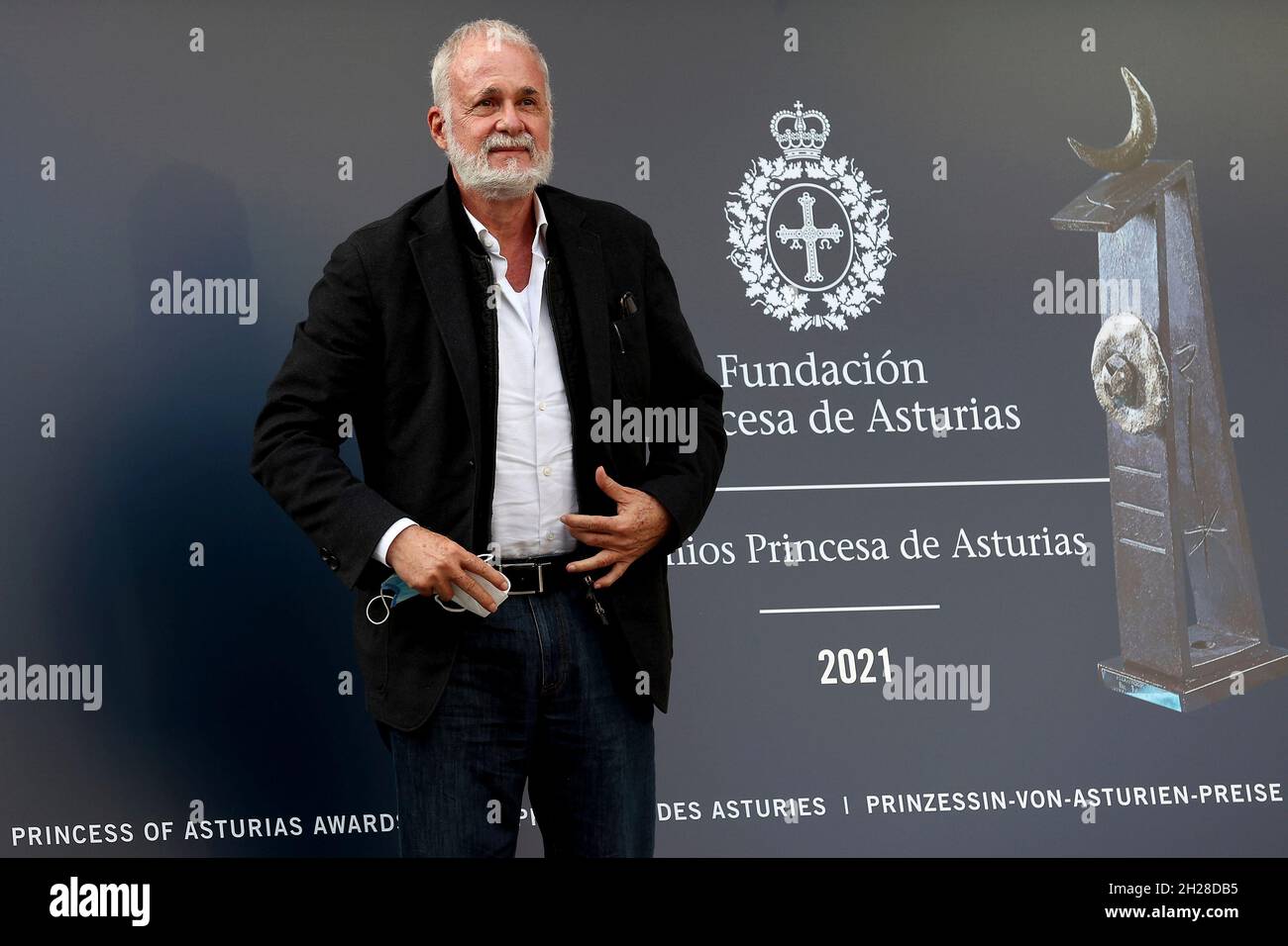 Oviedo, Fürstentum Asturien, Spanien; 20.10.2021.- Raúl Padilla, Präsidentin der Internationalen Buchmesse Guadalajara, Mexiko, 2020 Preis der Prinzessin von Asturien für Kommunikation und Geisteswissenschaften. Teresa Sanjurjo González. Der Direktor der Stiftung Prinzessin von Asturien erhält die Empfänger der Prinzessin von Asturien-Preise 2021 und einige der 2020 Auszeichnungen, die nicht daran teilgenommen haben, weil die Pandemie von Covid die Annullierung der Zeremonie verursacht hat. Foto: Juan Carlos Rojas Stockfoto