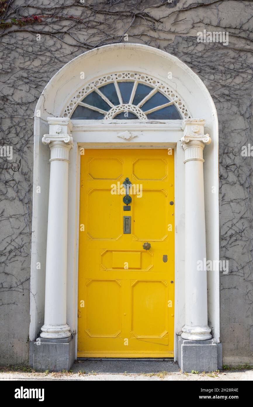 Georgischer Eingang, Denny Street, Tralee (Tra Li), County Kerry, Republik Irland Stockfoto