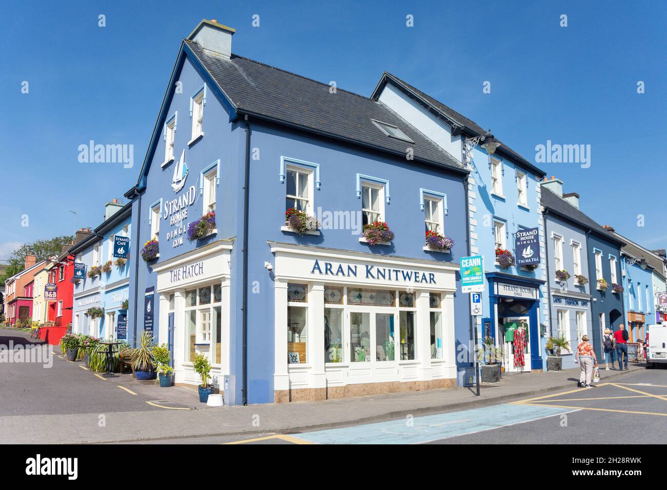 Farbenfrohe Gebäude, Strand Street, Dingle, Dingle Peninsula (Corca Dhuibhne), County Kerry, Republik Irland Stockfoto