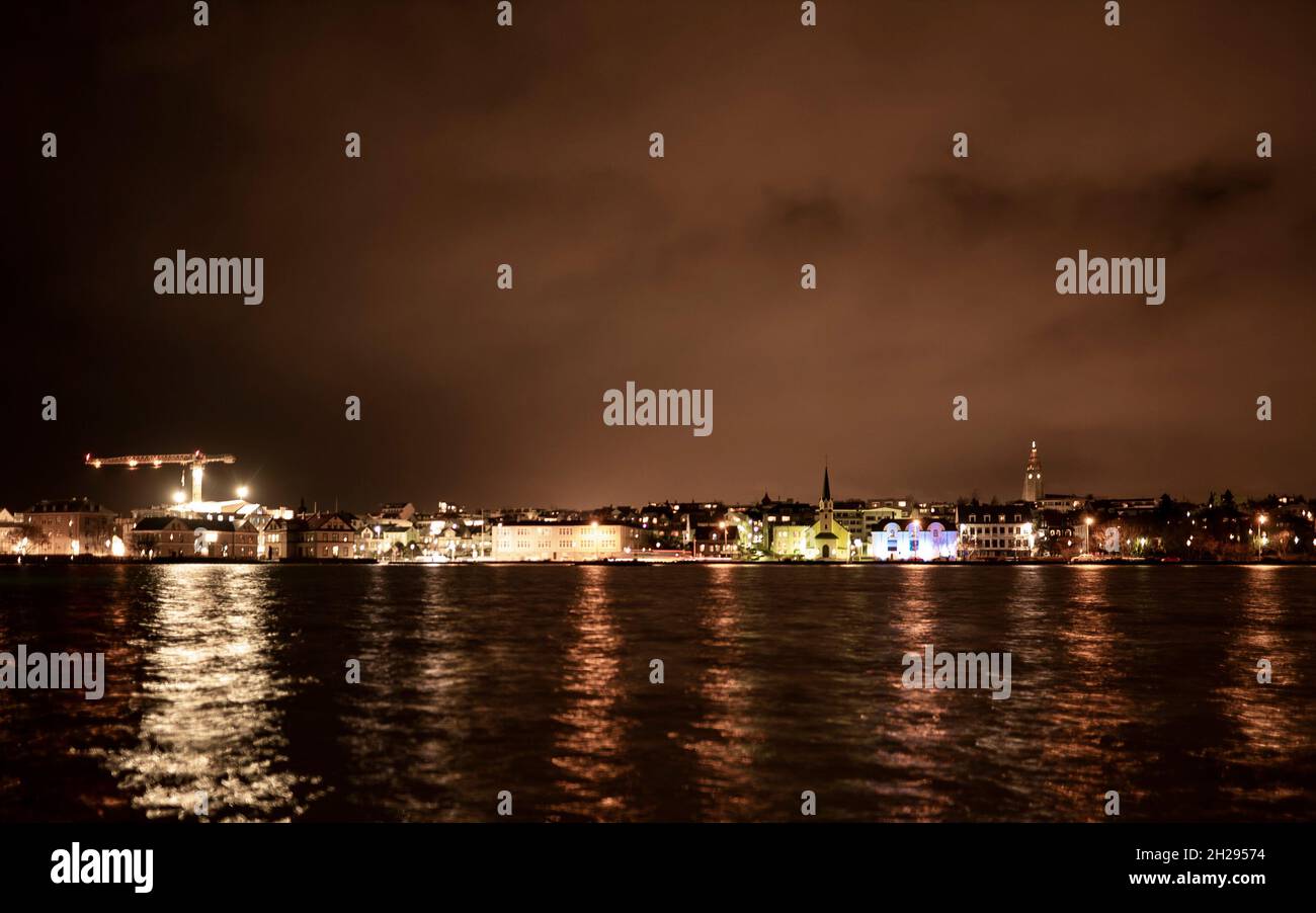 Der Teich im Stadtzentrum von Reykjavík Stockfoto