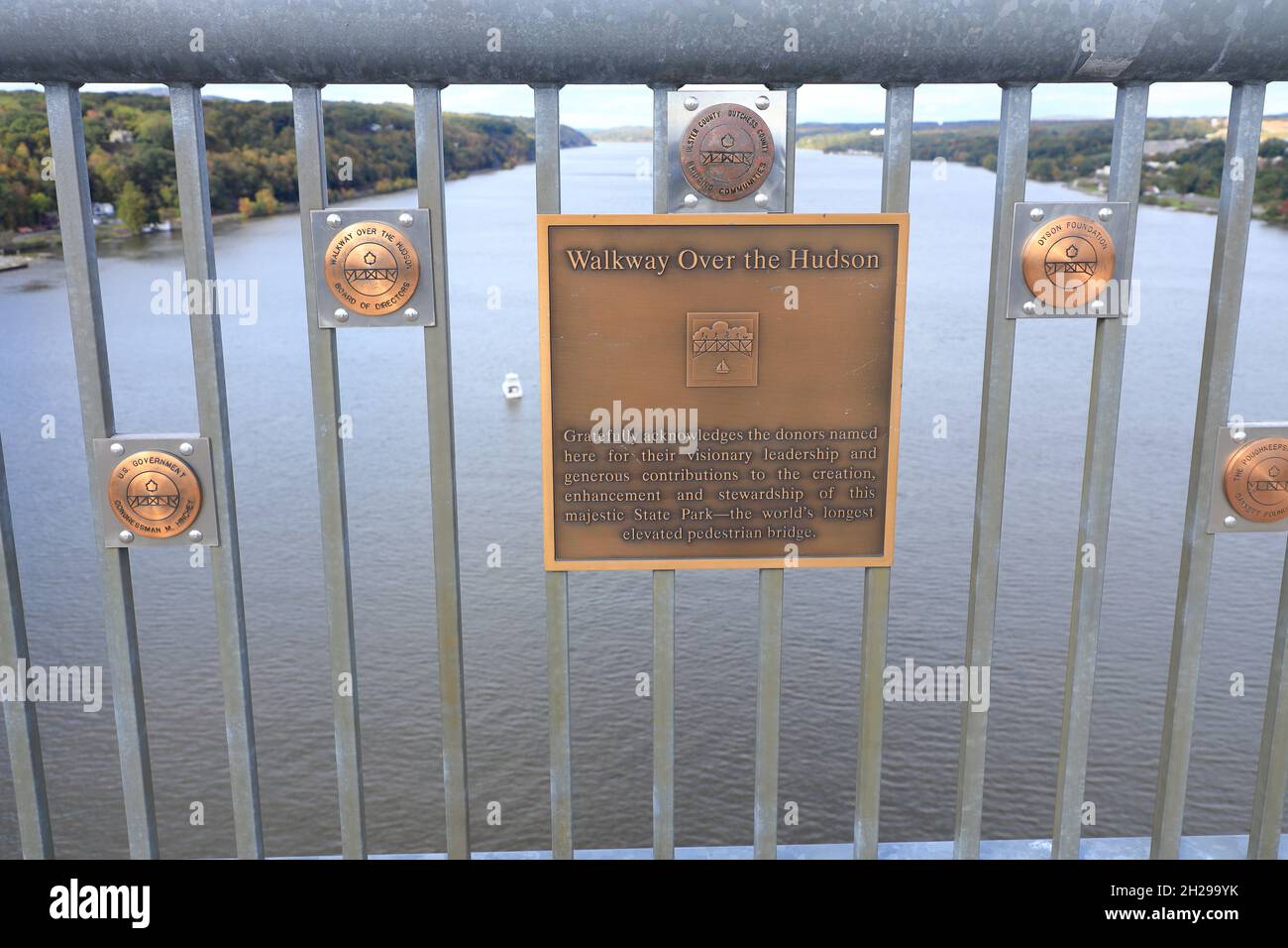 Namensschild des Spenders auf der Fußgängerbrücke über den Hudson River.Poughkepsie.New York.USA Stockfoto