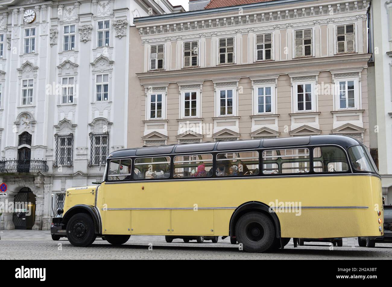 Historischer Saurer-Postbus in Steyr, Österreich, Europa - Historischer Saurer Postbus in Steyr, Österreich, Europa Stockfoto