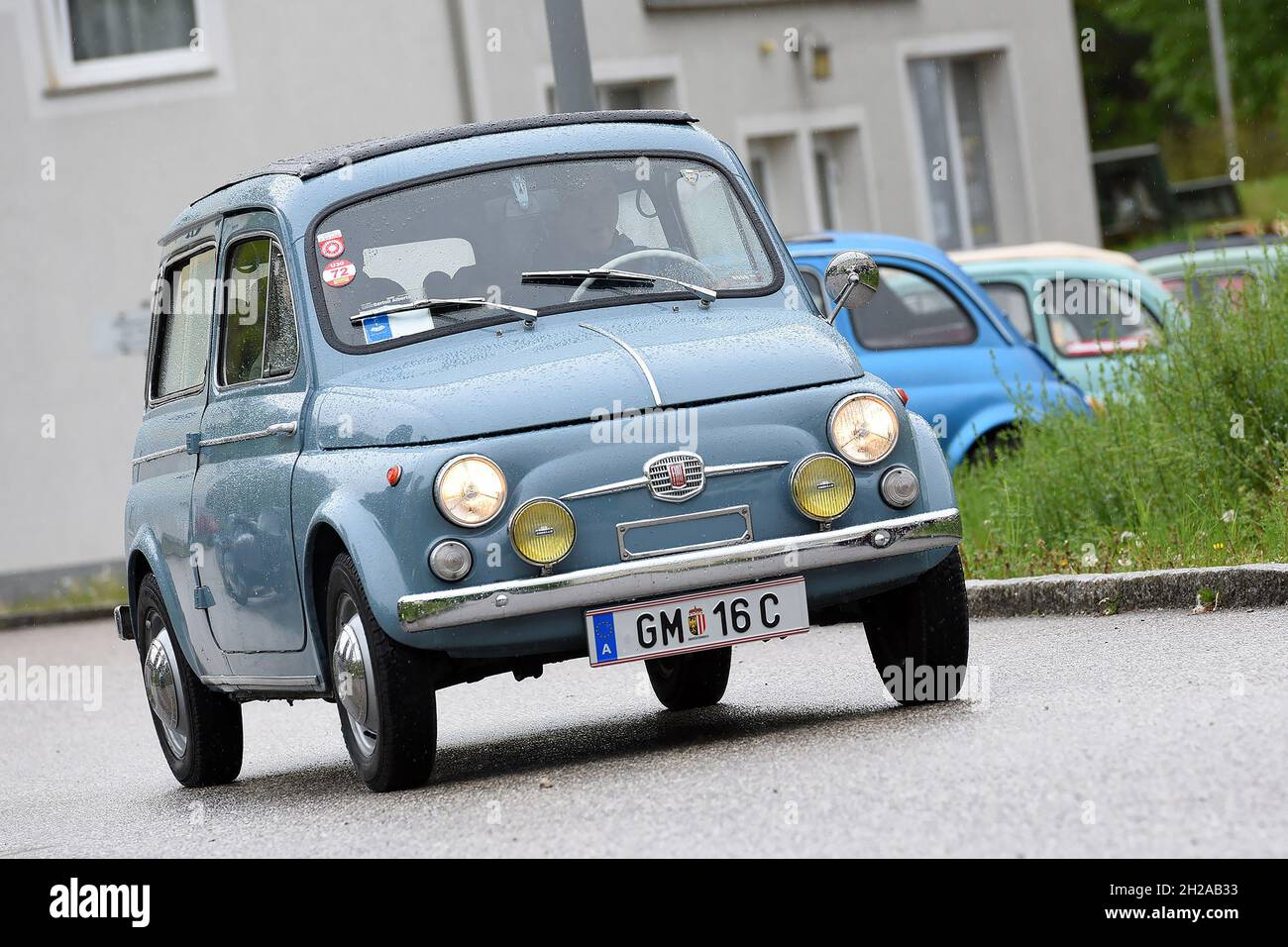 Der Steyr-Puch 500 war ein Kleinwagen der Puch-Werke. In Österreich wurde das Auto im Volksmund „Pucherl“ genannt. The Karrosserie stammed from itali Stockfoto