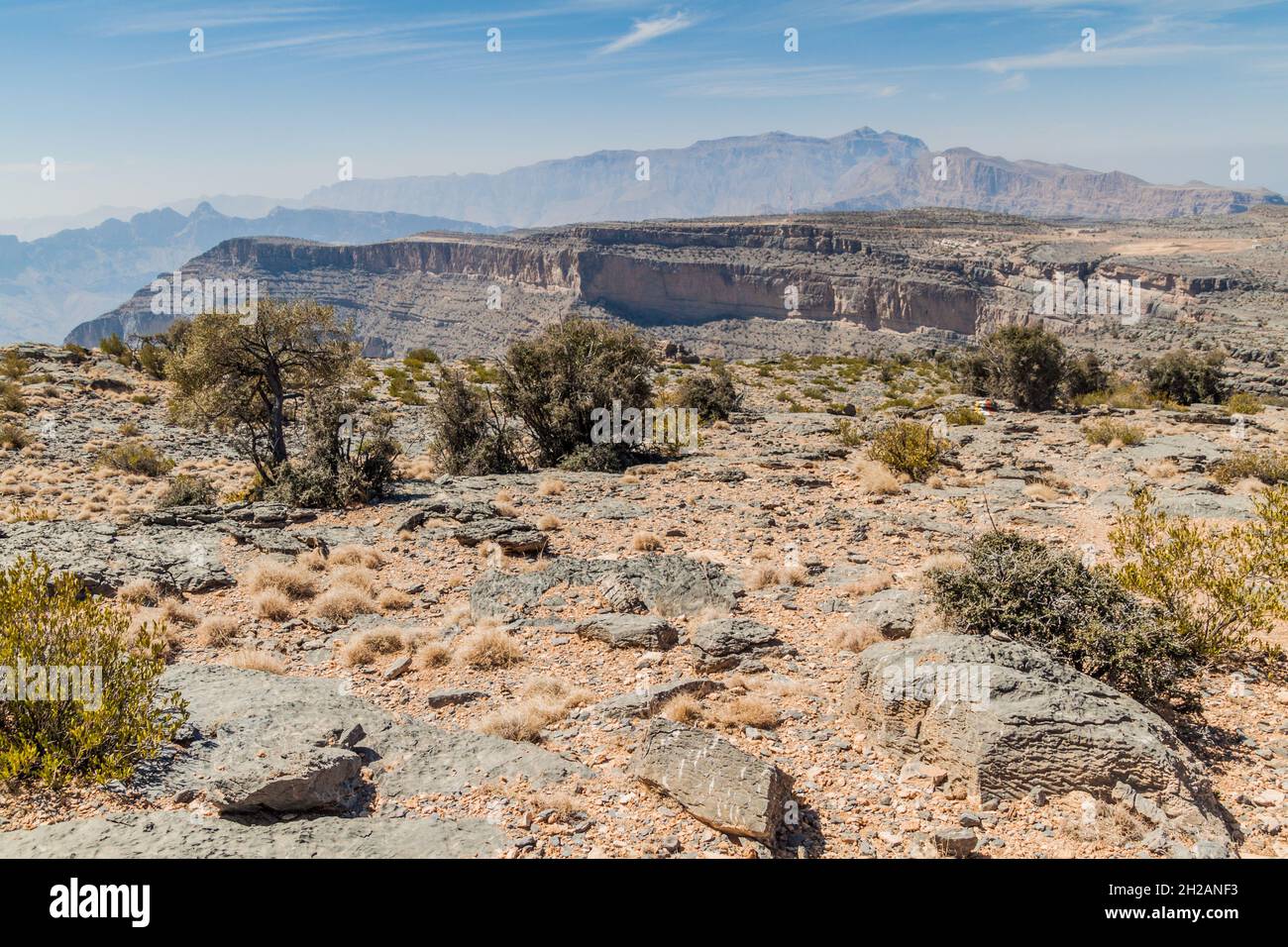 Wadi Ghul Canyon im Hayar Gebirge, Oman Stockfoto