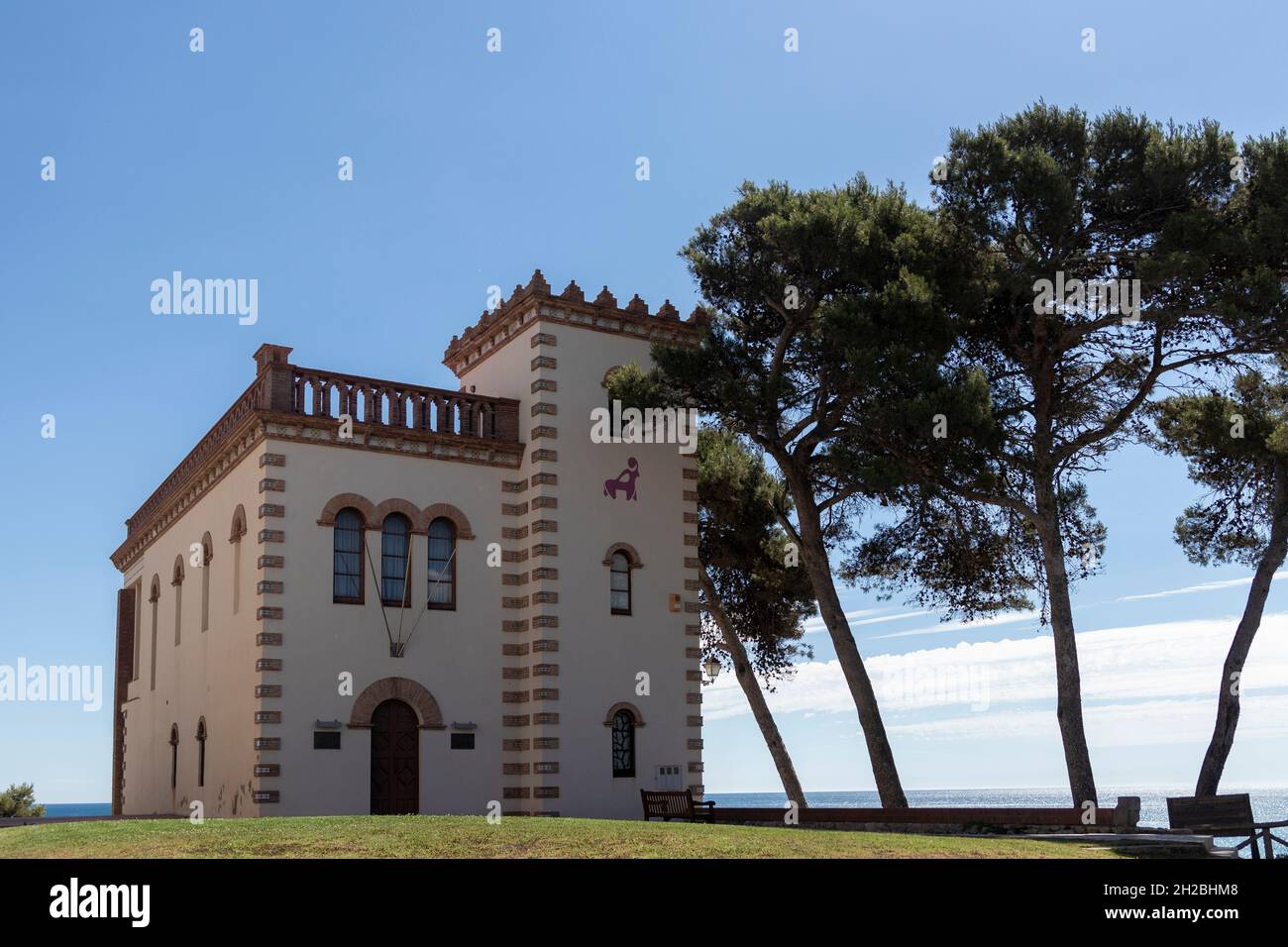 Schloss in der Stadt La escala an der costa brava ein sonniger Sommertag Stockfoto