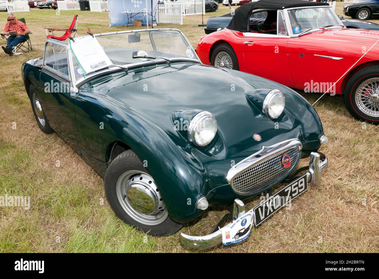 Drei Viertel Vorderansicht eines Green, 1958, Austin Healey Sprite Mk1, ausgestellt auf der London Classic Car Show 2021 Stockfoto