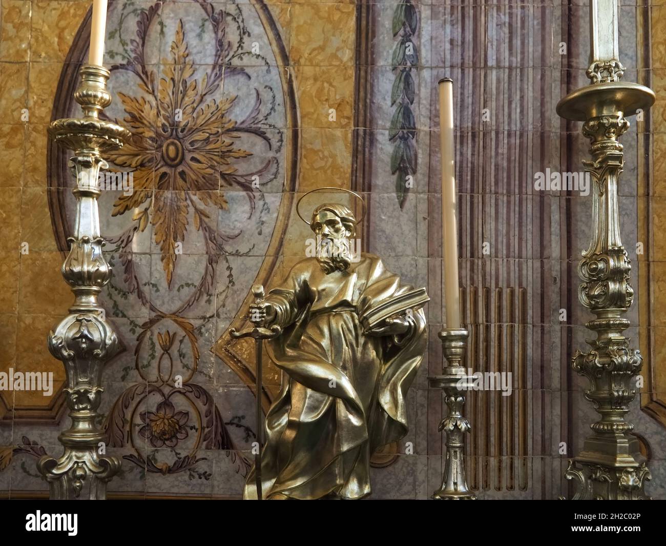 Im Inneren der Kirche Santo Antonio in Lissabon in Portugal Stockfoto
