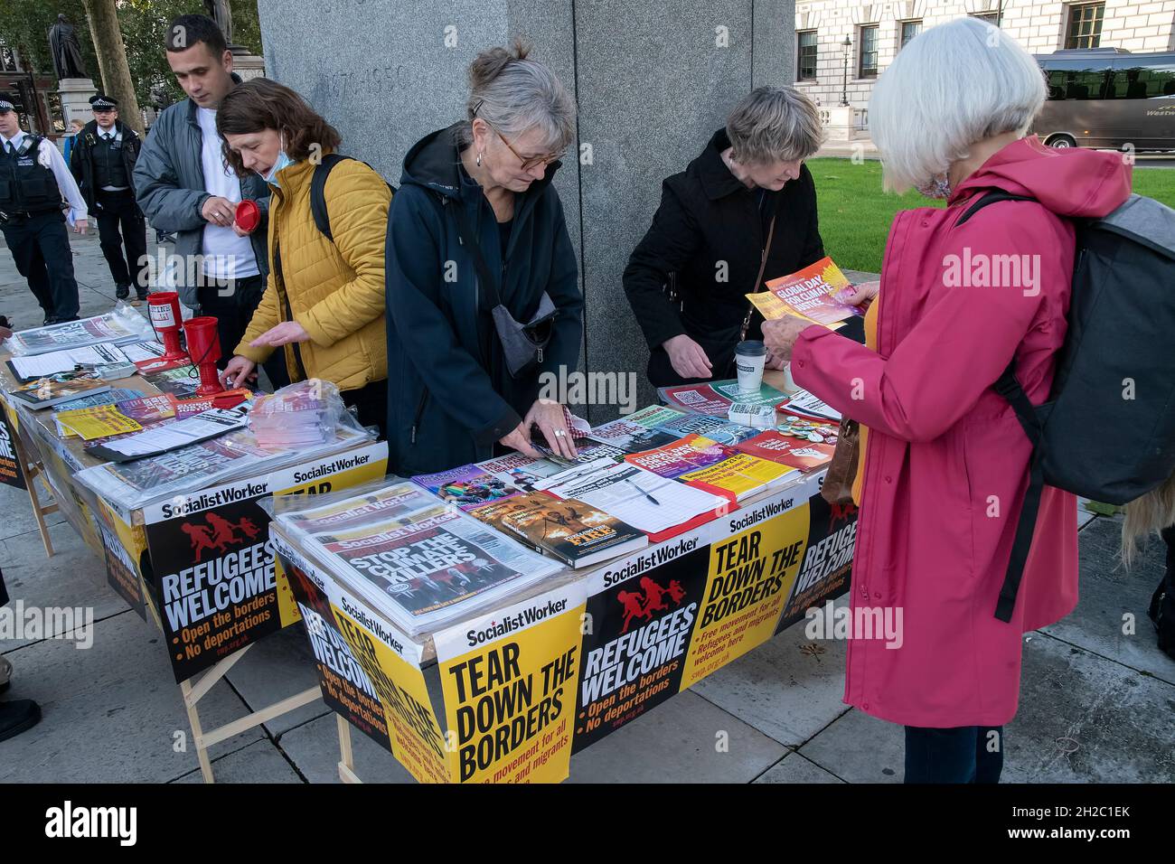 Refugees Welcome Rally Against as the Government proceses Anti-Refugee Bill through Parliament-London-20- 10-2021 Stockfoto