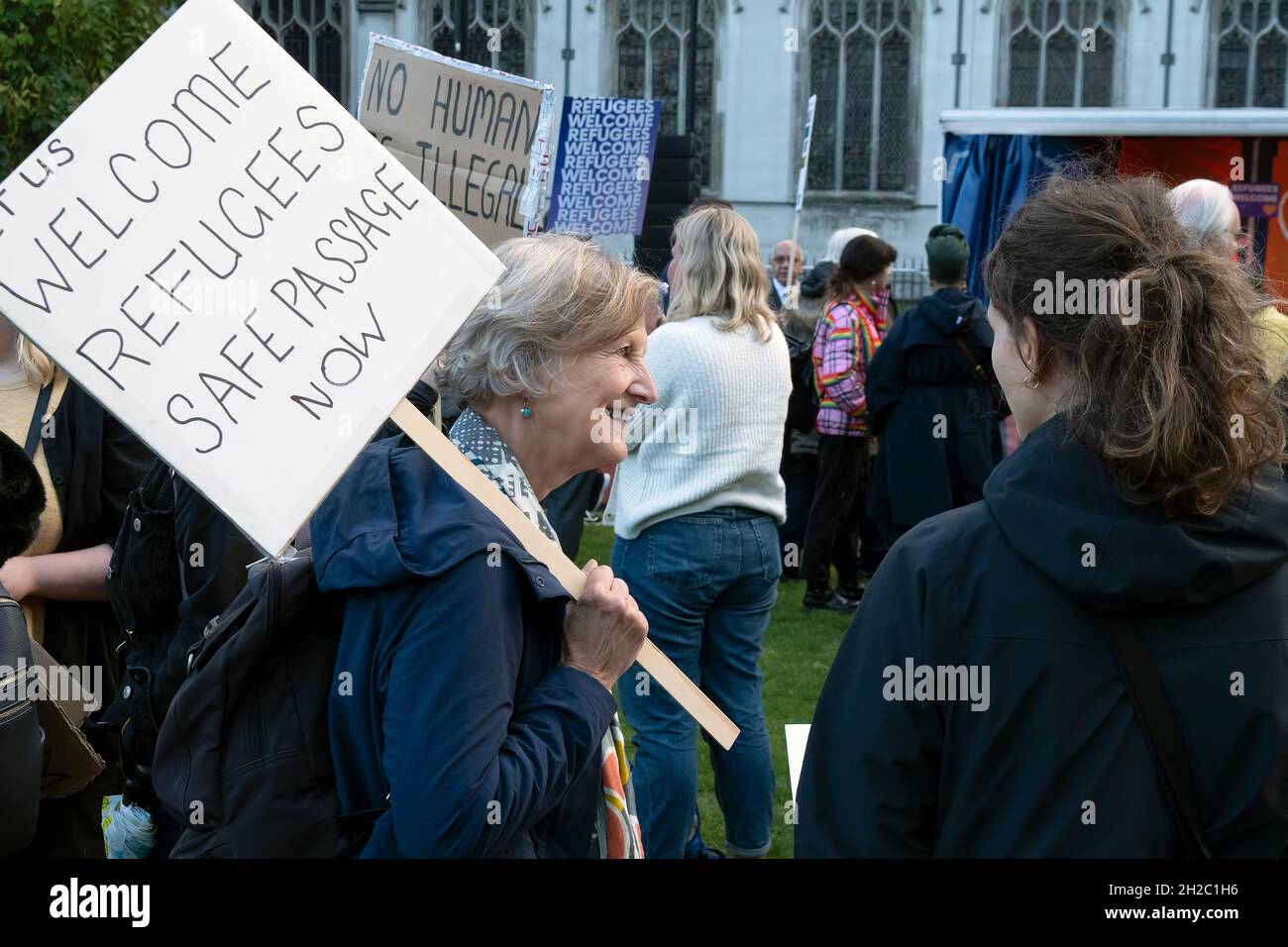 Refugees Welcome Rally Against as the Government proceses Anti-Refugee Bill through Parliament-London-20- 10-2021 Stockfoto