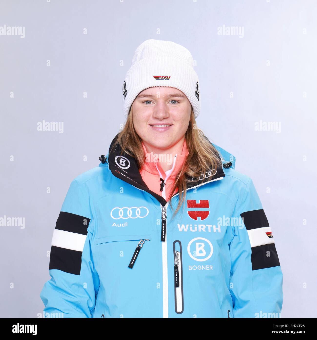 Deutschland. Oktober 2021. Emma AICHER, Einzelbild, Einzelbild beschnitten, Porträt, Porträt, Portrait, DSV, Deutscher Skiverband Saison 2021/2022 Credit: dpa/Alamy Live News Stockfoto
