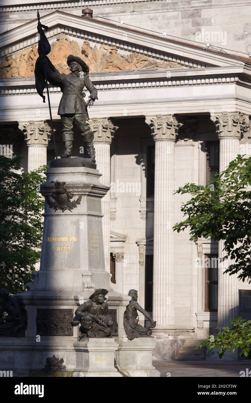 Kanada, Quebec, Montreal, Place d'Armes, Maisonneuve-Denkmal, Bank of Montreal, Stockfoto