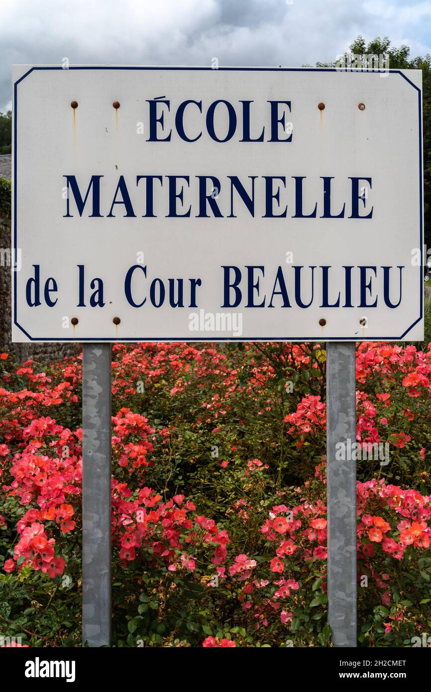 Honfleur, Frankreich - 4. August 2021: Kindergarten von Cour Beaulieu in Honfleur, Normandie Stockfoto