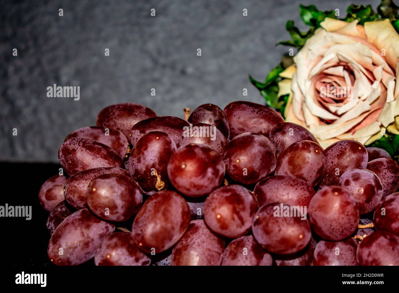 Obst : frische rote Trauben Stockfoto