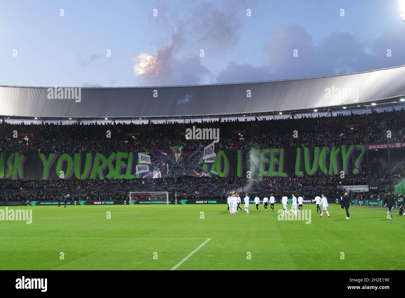 ROTTERDAM, NIEDERLANDE - 21. OKTOBER: Während des UEFA Conference League Group Stage-Spiels zwischen Feyenoord und 1. FC Union Berlin im Stadion Feijenoord am 21. Oktober 2021 in Rotterdam, Niederlande (Foto: Yannick Verhoeven/Orange Picts) Stockfoto