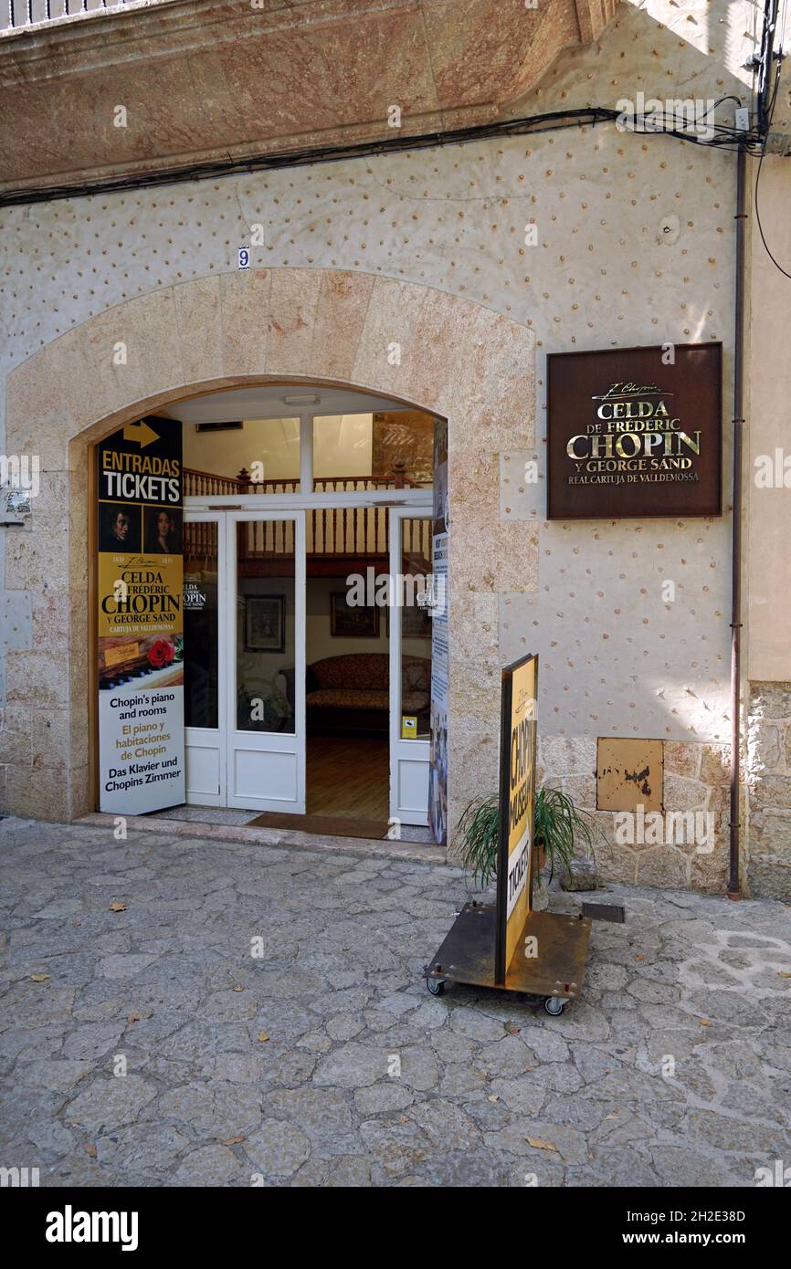 Eintritt zum Frederic Chopin und George Sand Museum. Valldemossa, Mallorca, Spanien 30.09.2019 Stockfoto
