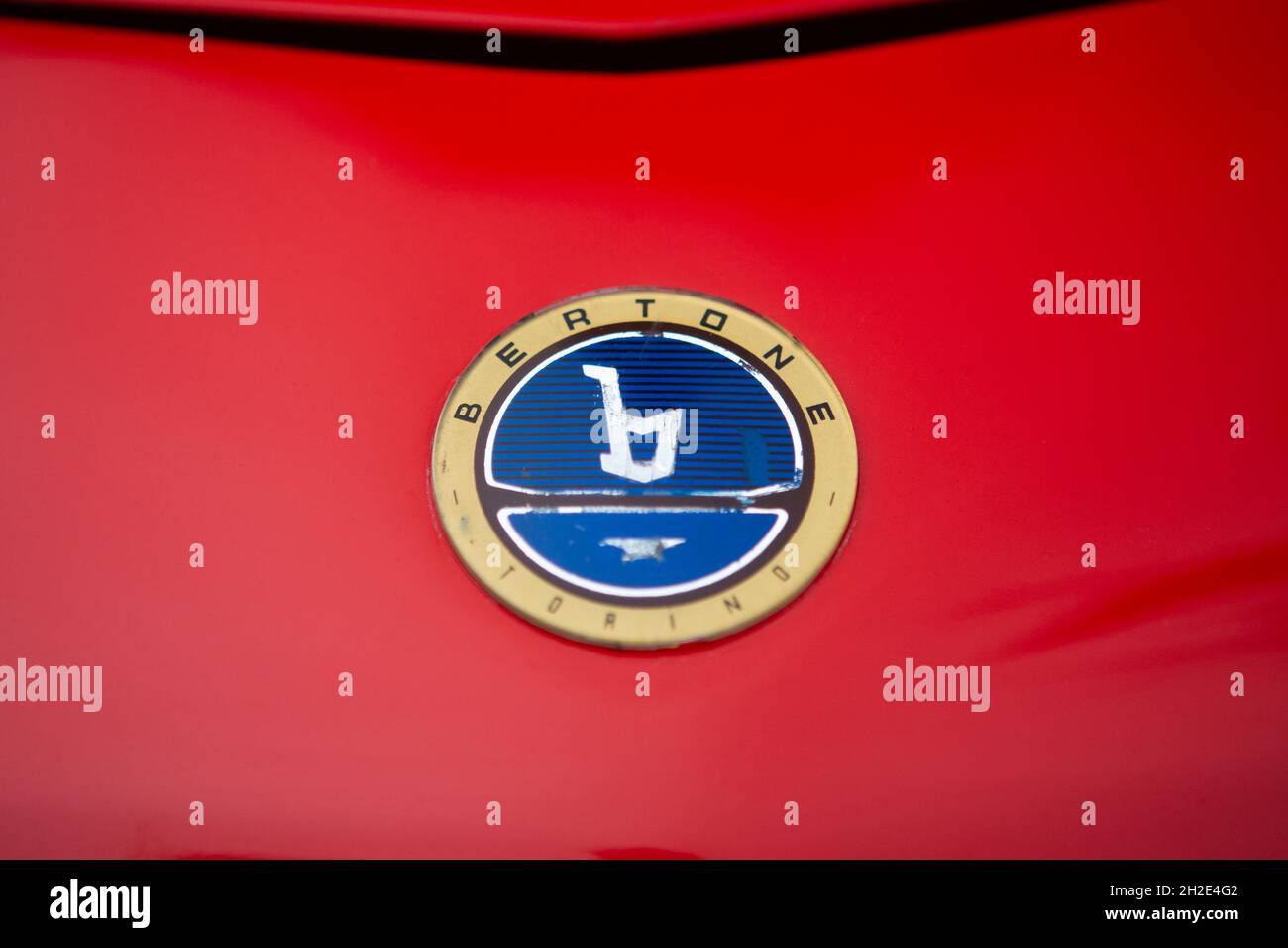 Reocin, Kantabrien, Spanien - 2. Oktober 2021: Ausstellung klassischer Fahrzeuge. Gruppo Bertone ist ein italienisches Unternehmen, das sich auf die Herstellung von bsb spezialisiert hat Stockfoto