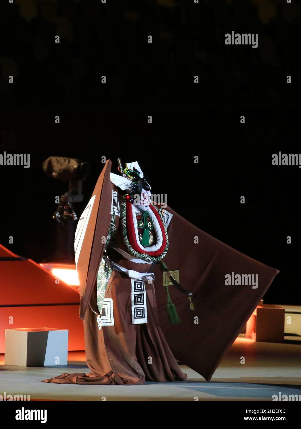 23. JULI 2021 - TOKIO, JAPAN: Performance des Kabuki-Schauspielers Ichikawa Ebizō XI, der während der Eröffnungszeremonie des einen Auszug aus Shibaraku darstellte Stockfoto