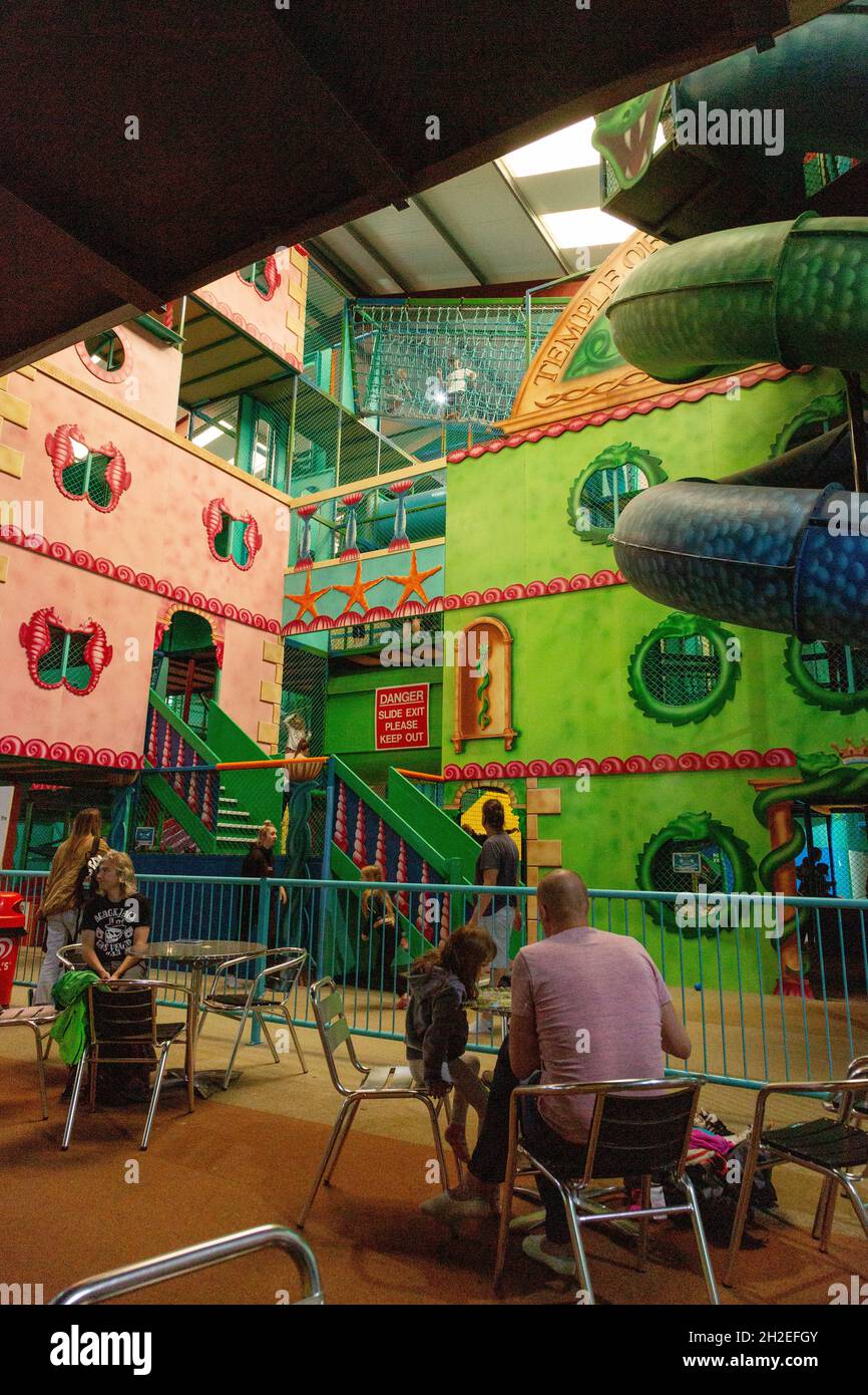 Sea Dragon Indoor Abenteuer Soft Play Area, Woodlands Family Theme Park, Totnes, Devon, England, Vereinigtes Königreich. Stockfoto