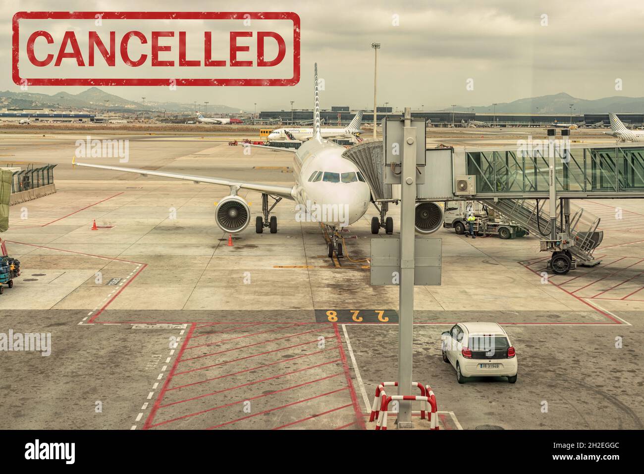 Barcelona, Spanien - 11. März 2019: Flug gestrichen. Viele Fluggesellschaften stornieren ihre Flüge aufgrund des Coronavirus-Ausbruchs. Epidemien-Virus 2 Stockfoto