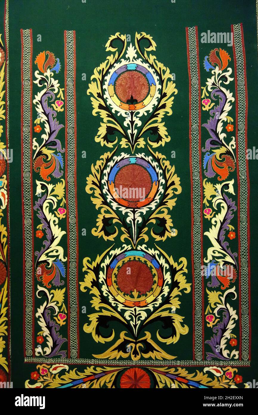 Handwerksteppich, Staatliches Museum für angewandte Kunst Usbekistans, Oʻzbekiston Respublikasi Amaliy Sanʼati Muzeyi, Taschkent, Usbekistan, Zentralasien Stockfoto
