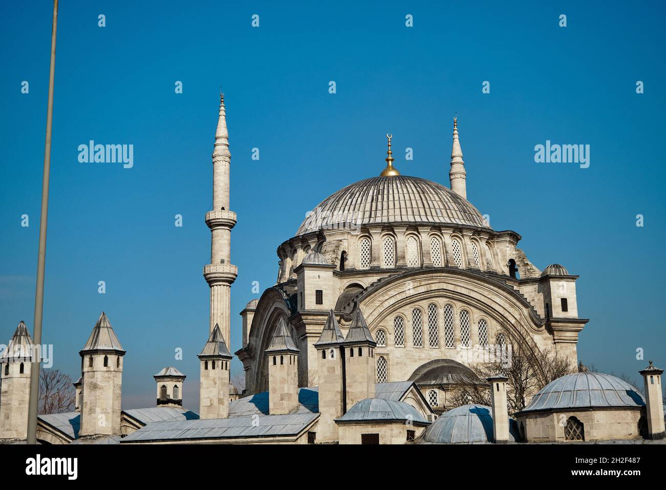 Istanbul eine Moschee in beyazit Way istanbul nuruosmaniye Moschee. Islamische Architektur Details über die prächtige Moschee Stockfoto