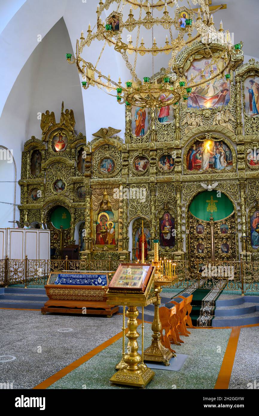 Ein Fragment des Innenraums der Trinity-Kathedrale des Raifa-Klosters in Kasan, Russland Stockfoto