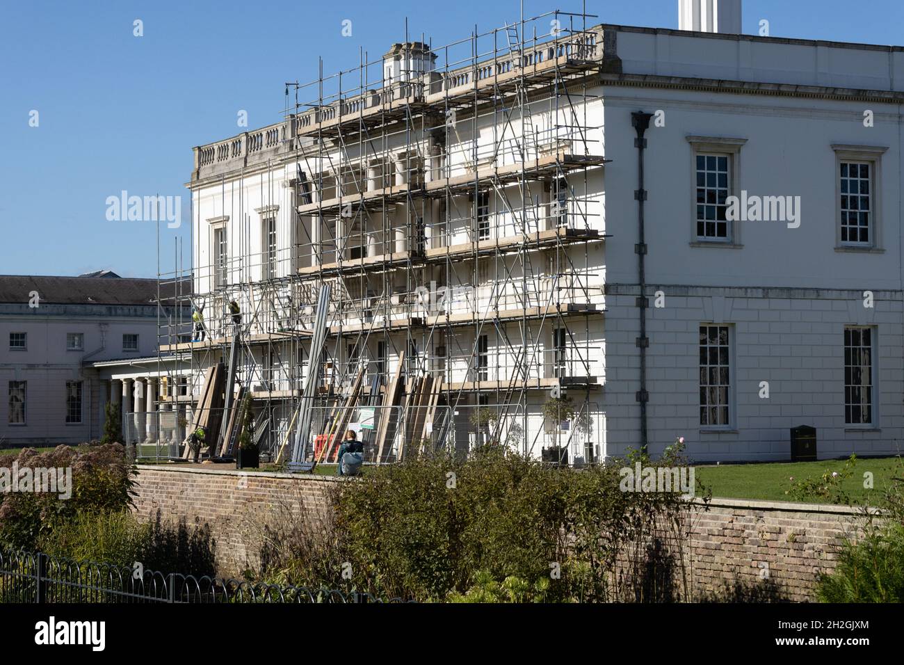 Das Äußere des Queen’s House, Greenwich, wird für die Renovierung mit Gerüsten vorbereitet. Stockfoto