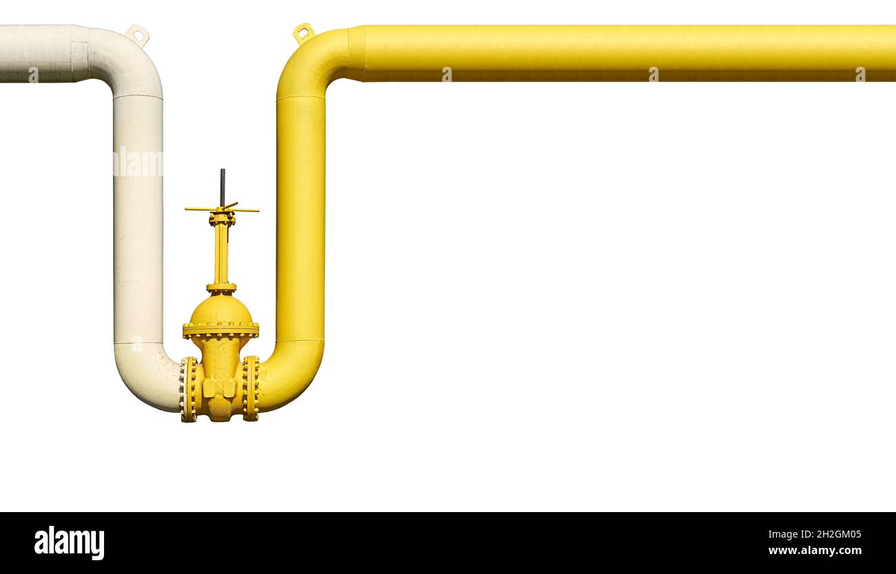 Großes Wasserabsperrventil mit Flanschen und Hebel am Rohrleitungssystem isoliert auf weißem Hintergrund, Vorderansicht Stockfoto