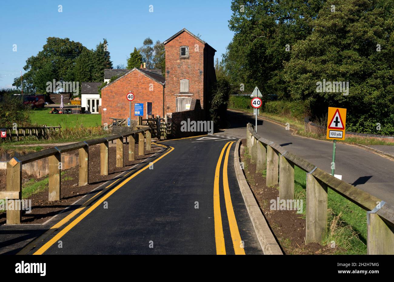 Valley Road und das Maschinenhaus, Earlswood Lakes, Warwickshire, England, Großbritannien Stockfoto