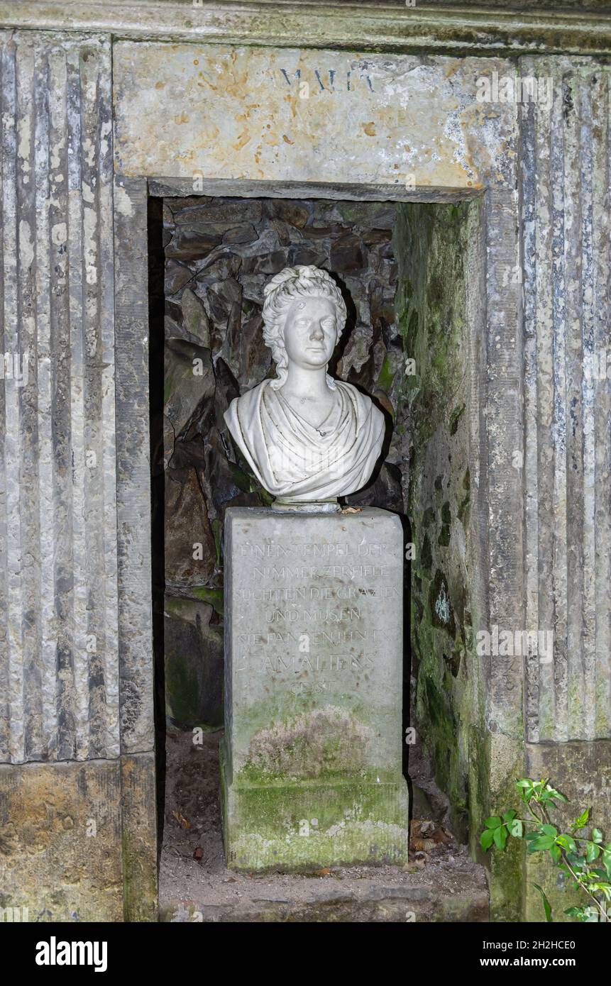 Seifersdorfer Tal, Wachau, Sachsen, Deutschland: Gedenkstätte an Anna Amalia, Herzogin von Sachsen-Weimar und Eisenach, im Park des Seifersdorfer Tals. Stockfoto