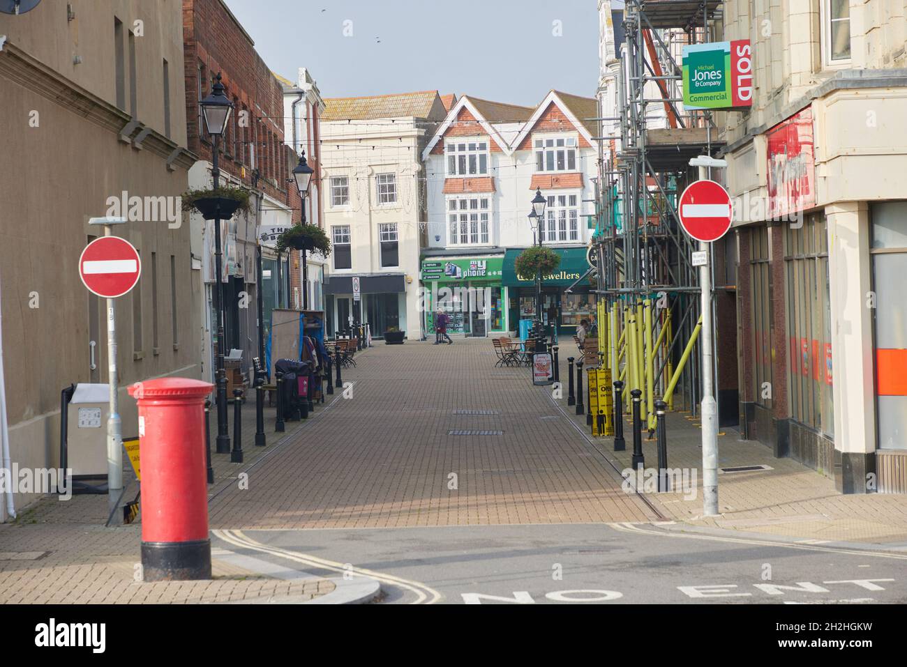 Straßenszene Worthing UK während des Tages. Stockfoto