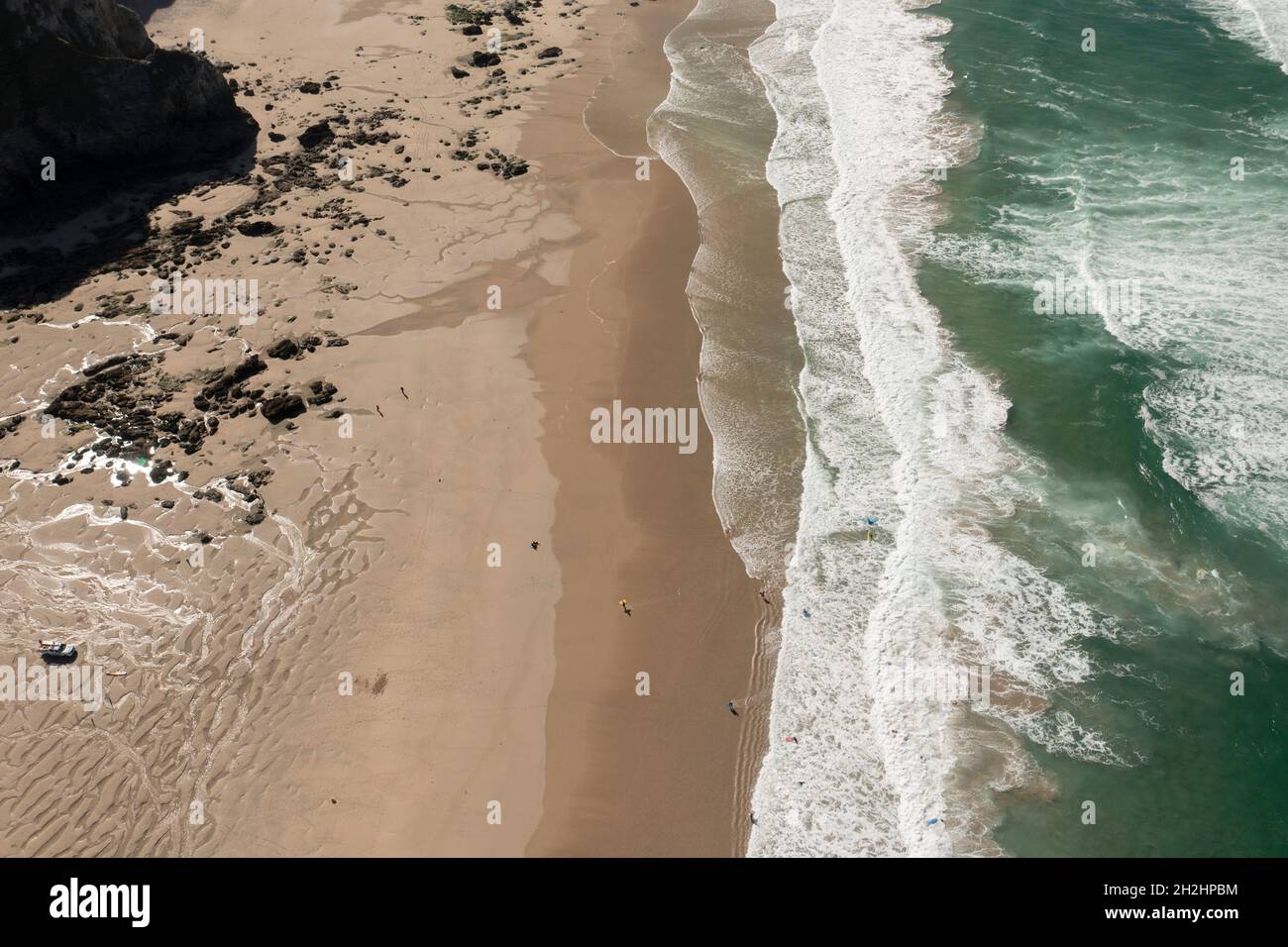 Luftaufnahme des Porthtowan Strandes an der Nordküste von Cornwall Stockfoto