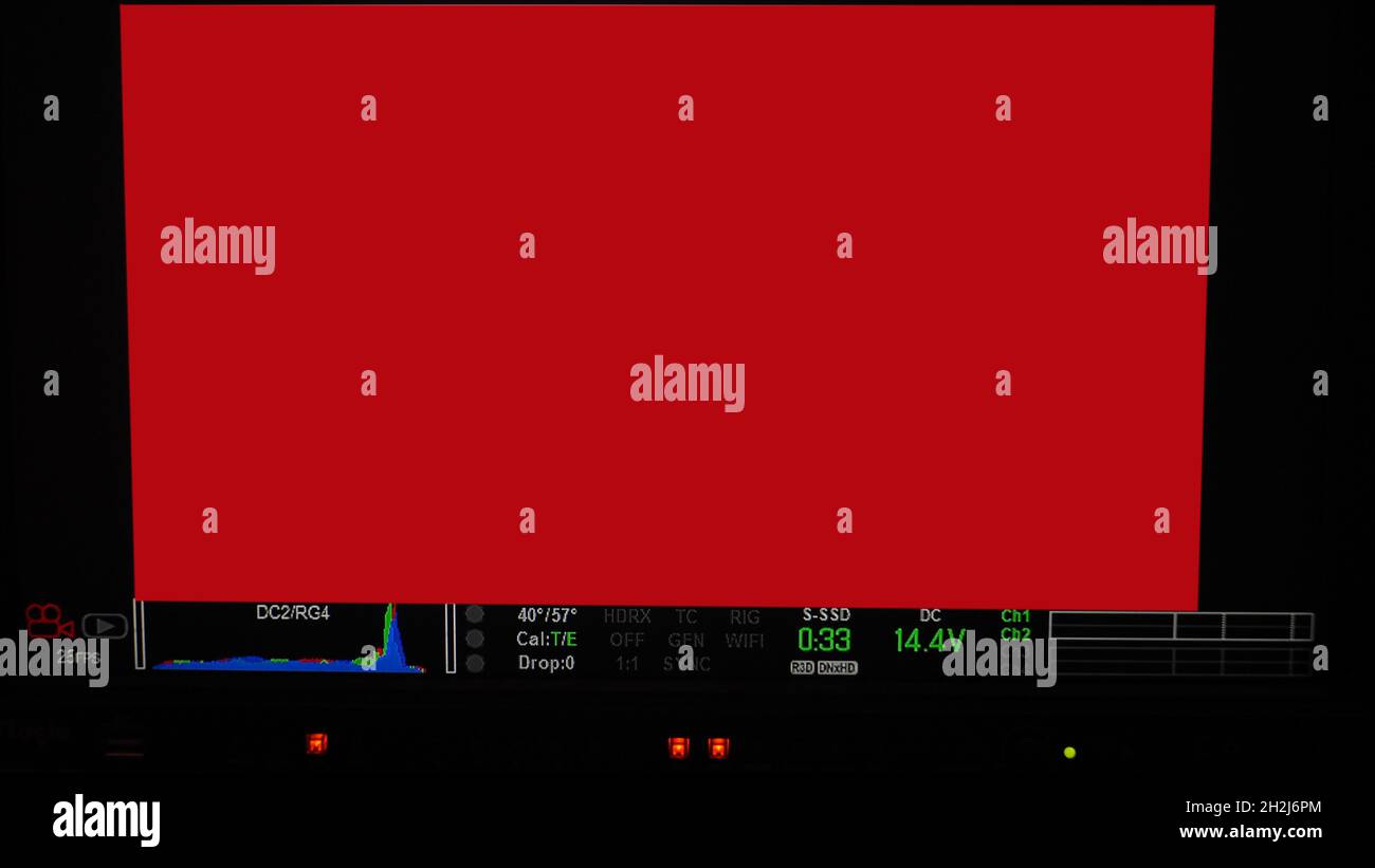 Bildschirm für die Videoaufzeichnung. Professioneller Sucher auf dem Monitor. Bildschirm mit Status der rot-grün-blauen Farbgrafik FPS und ISO-Nummer Stockfoto