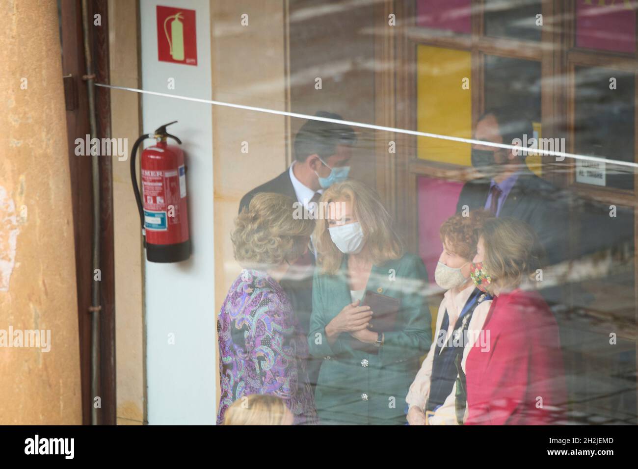 Oviedo, Spanien. Oktober 2021. Oviedo, Spanien., . Die ehemalige Königin Sofia besucht am 22. Oktober 2021 das Publikum mit den Gewinnern der Final Degree Awards 2019/2020 der Universität Oviedo im Reconquista Hotel in Oviedo, Spanien.Quelle: MPG/Alamy Live News Stockfoto