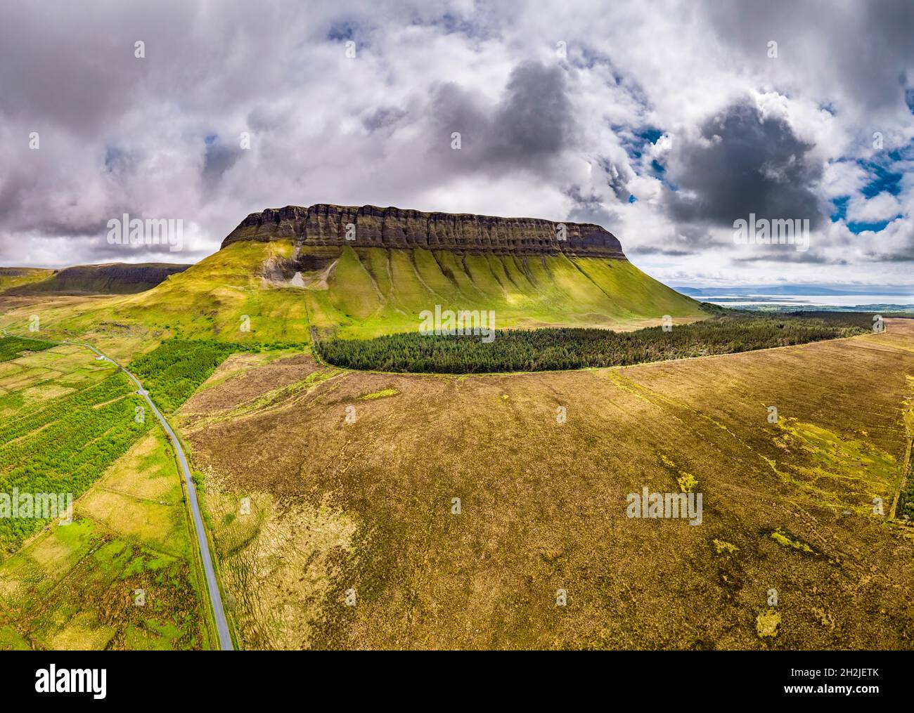 Luftaufnahme von Brothers Point auf der Isle of Skye in Schottland - berühmte jurassic Dinosaur Site Stockfoto