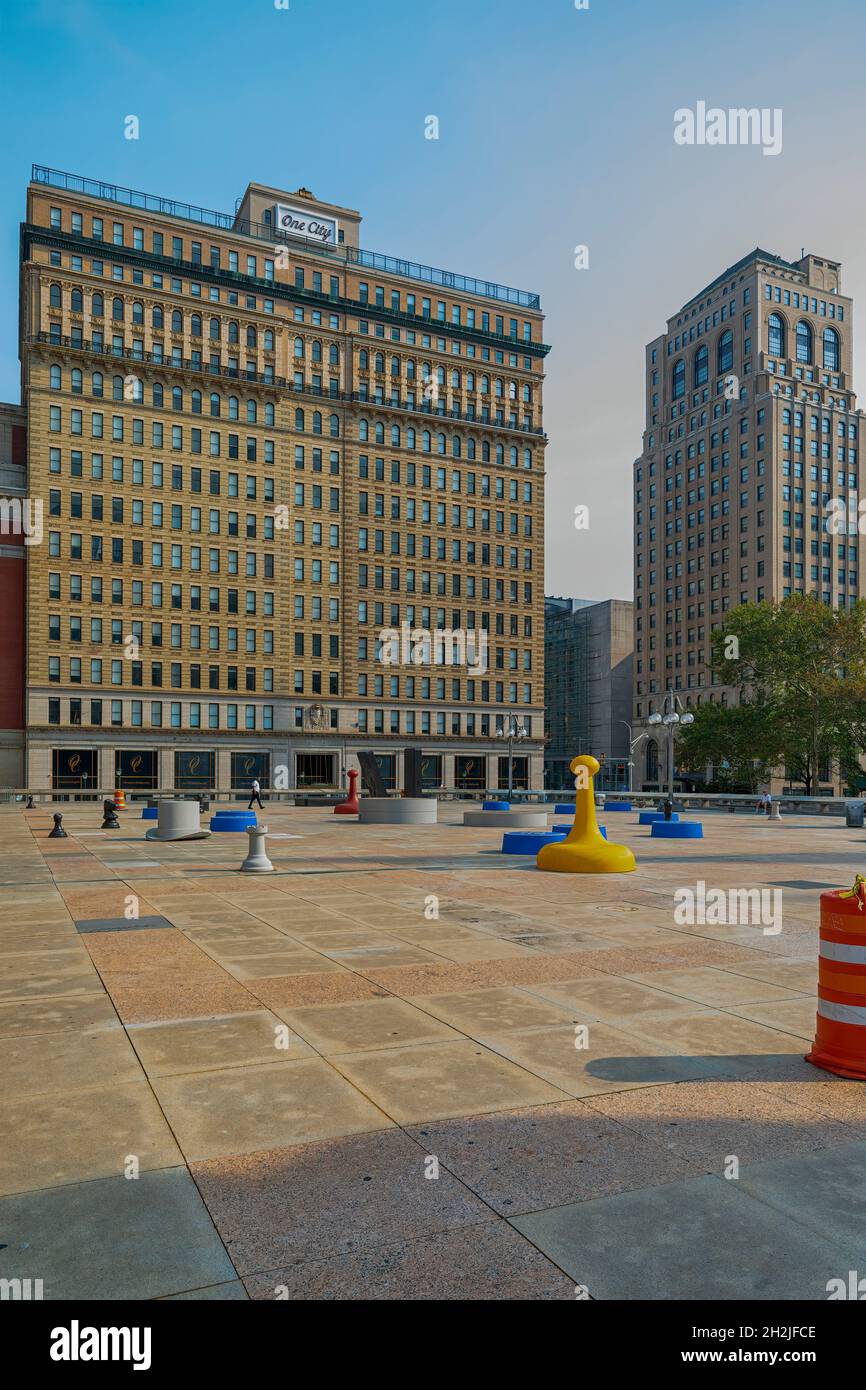 1401 Arch Street, One City Apartments, ist das umgebaute United Gas Improvement Company Building, das 1898 errichtet wurde. Stockfoto