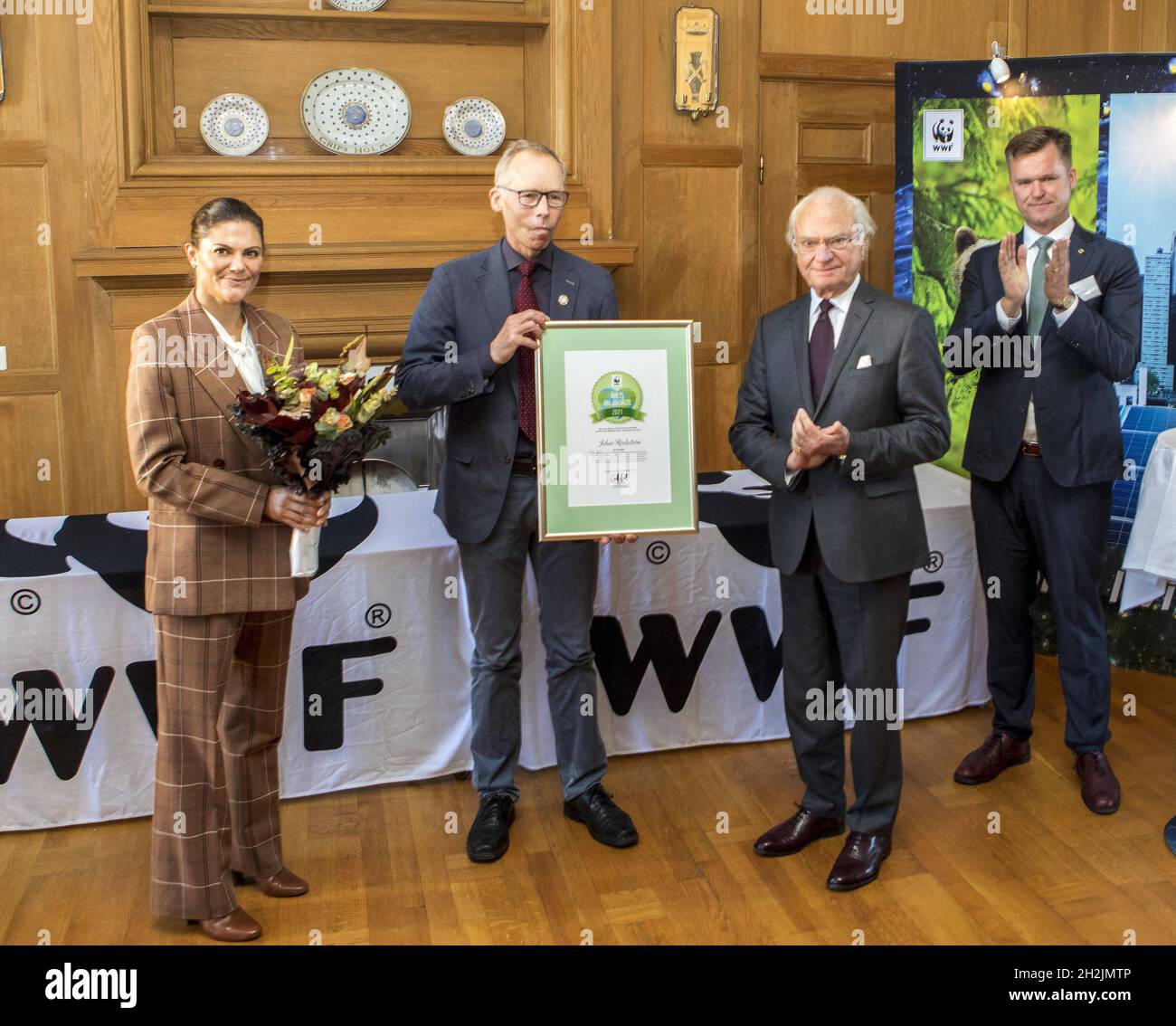 Kronprinzessin Victoria und König Carl XVI Gustaf verleihen am 22. Oktober 2021 in Stockholm, Schweden, das Panda-Buch des Jahres, die Umwelthelden des Jahres und den Cronstedt-Preis. Foto von Peter Grannby/Stella Pictures/ABACAPRESS.COM Stockfoto