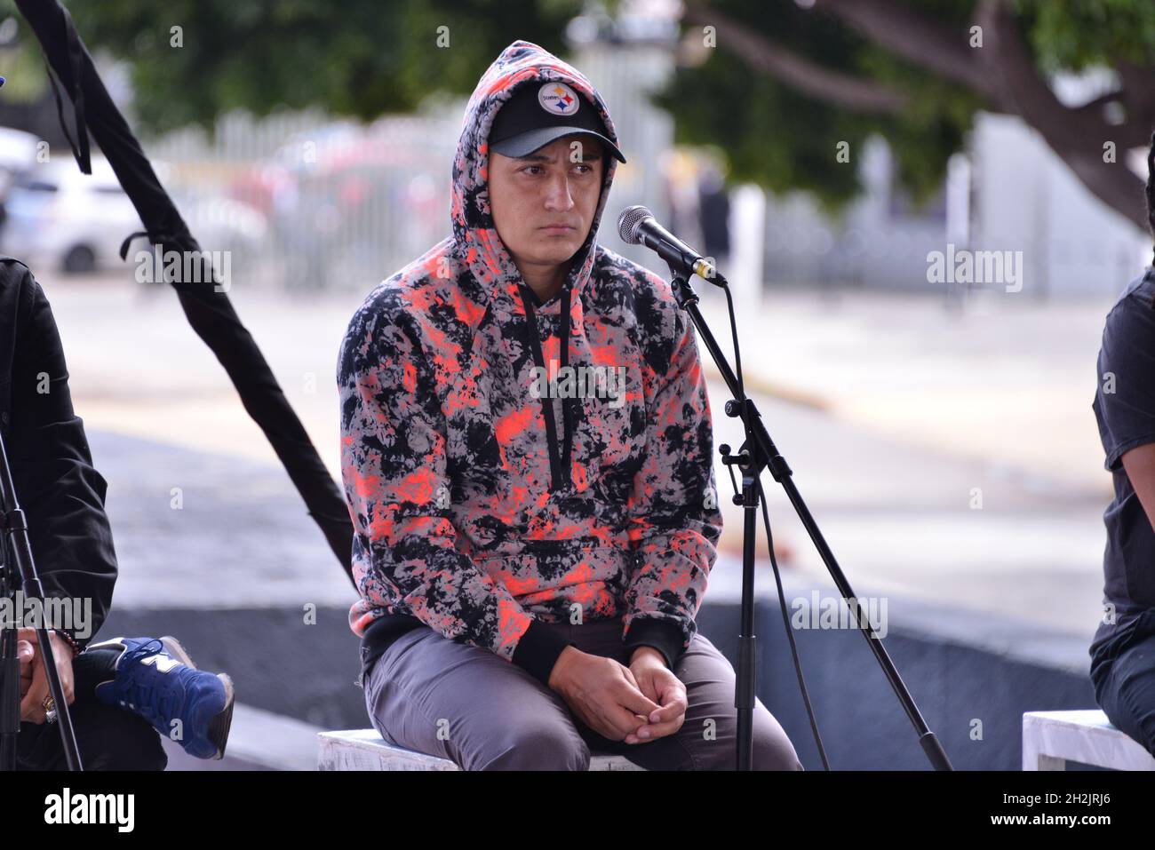 Non Exclusive: Die Integranten der mexikanischen Band Panteon Rococo kommen zur Pressekonferenz, um das neueste Album ‘ Ofrenda’ im Palacio de los Deportes zu veröffentlichen. Stockfoto