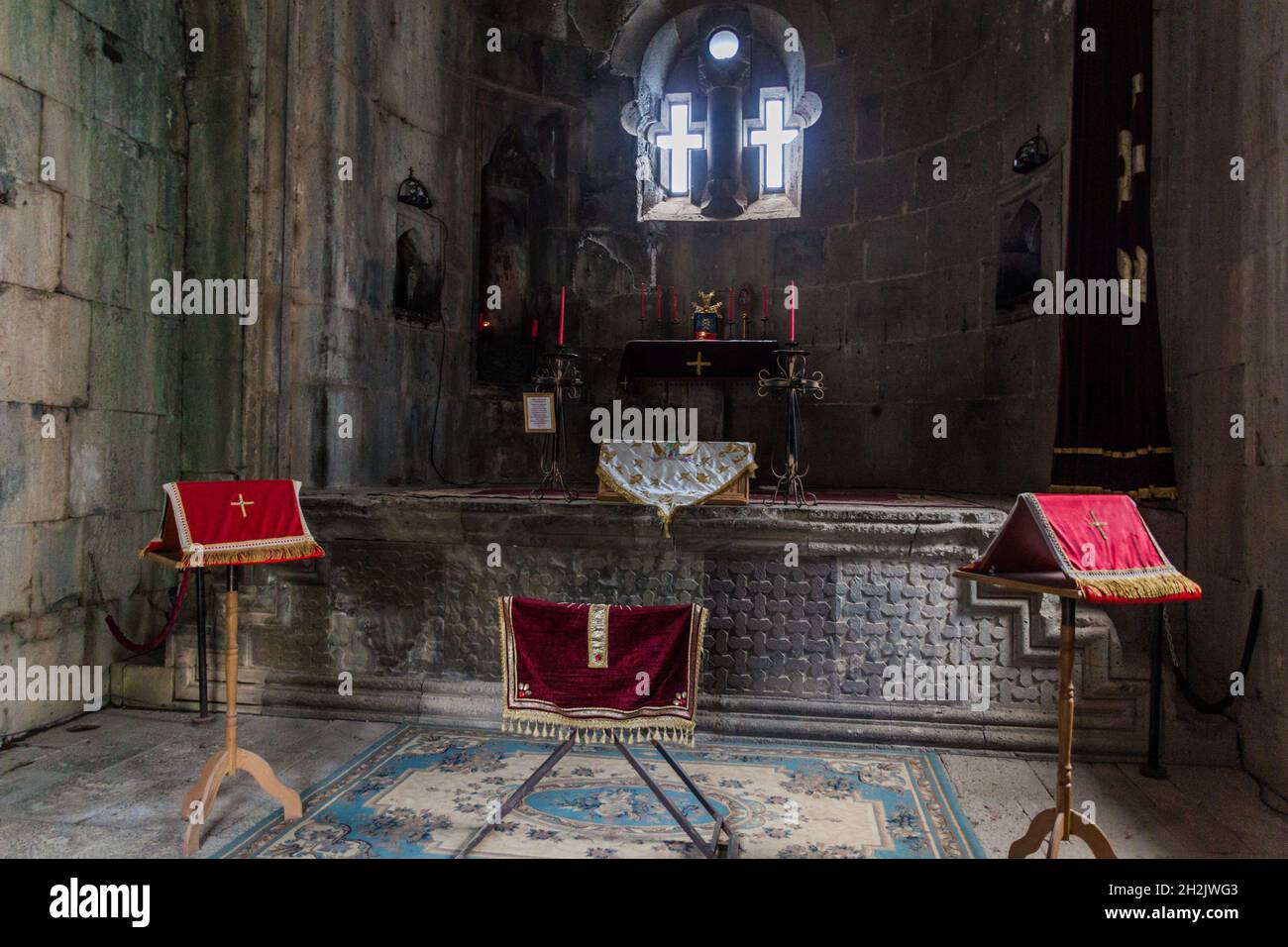 TATEV, ARMENIEN - 8. JULI 2017: Innenraum der Kirche im Kloster Tatev, Armenien Stockfoto