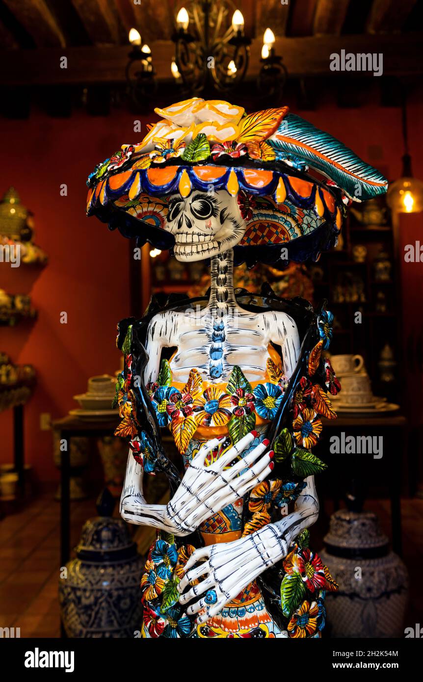 Catrina Keramikstatue in Mexiko-Stadt für den Tag der Toten, Mexiko. Stockfoto